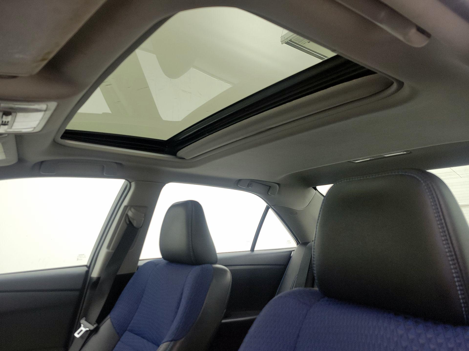 Thumbnail: 2016 Toyota Camry - 19