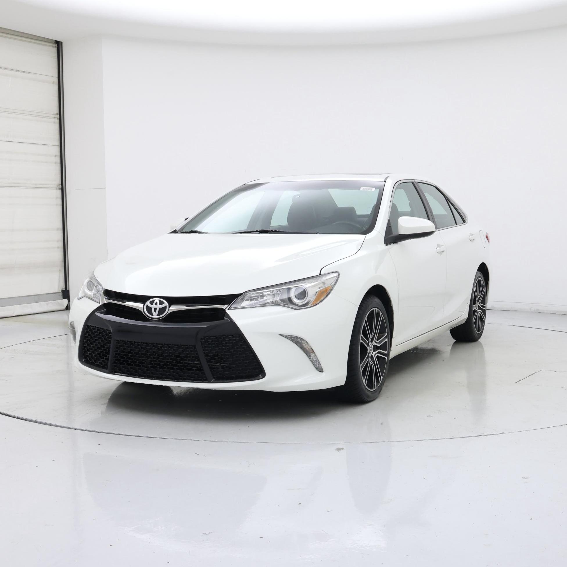 Thumbnail: 2016 Toyota Camry - 4
