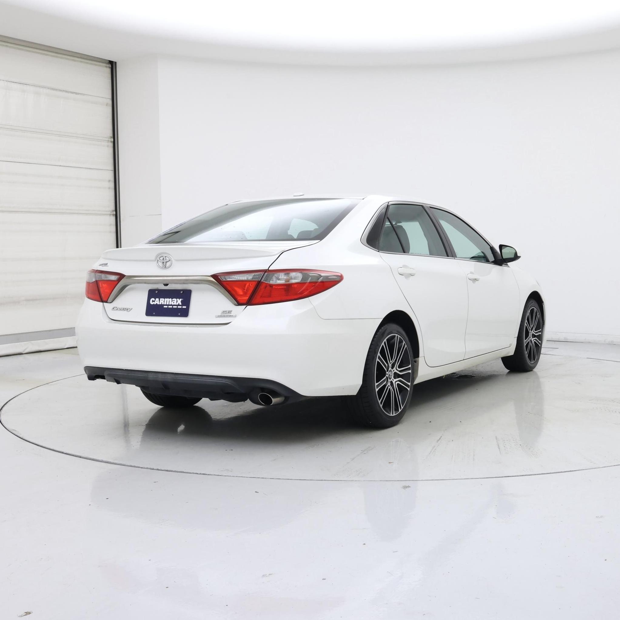Thumbnail: 2016 Toyota Camry - 8