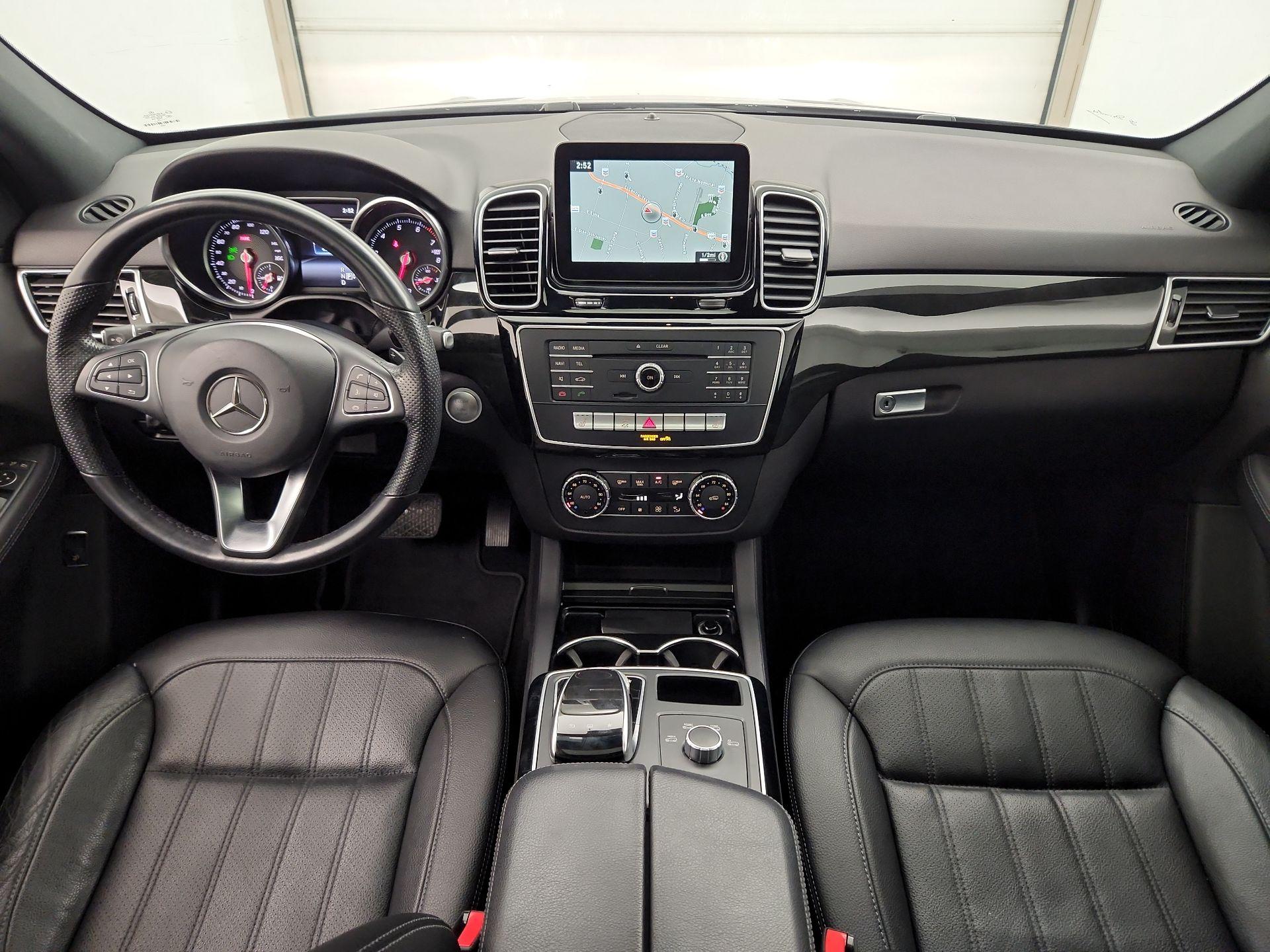 Thumbnail: 2016 Mercedes-Benz GLE - 9