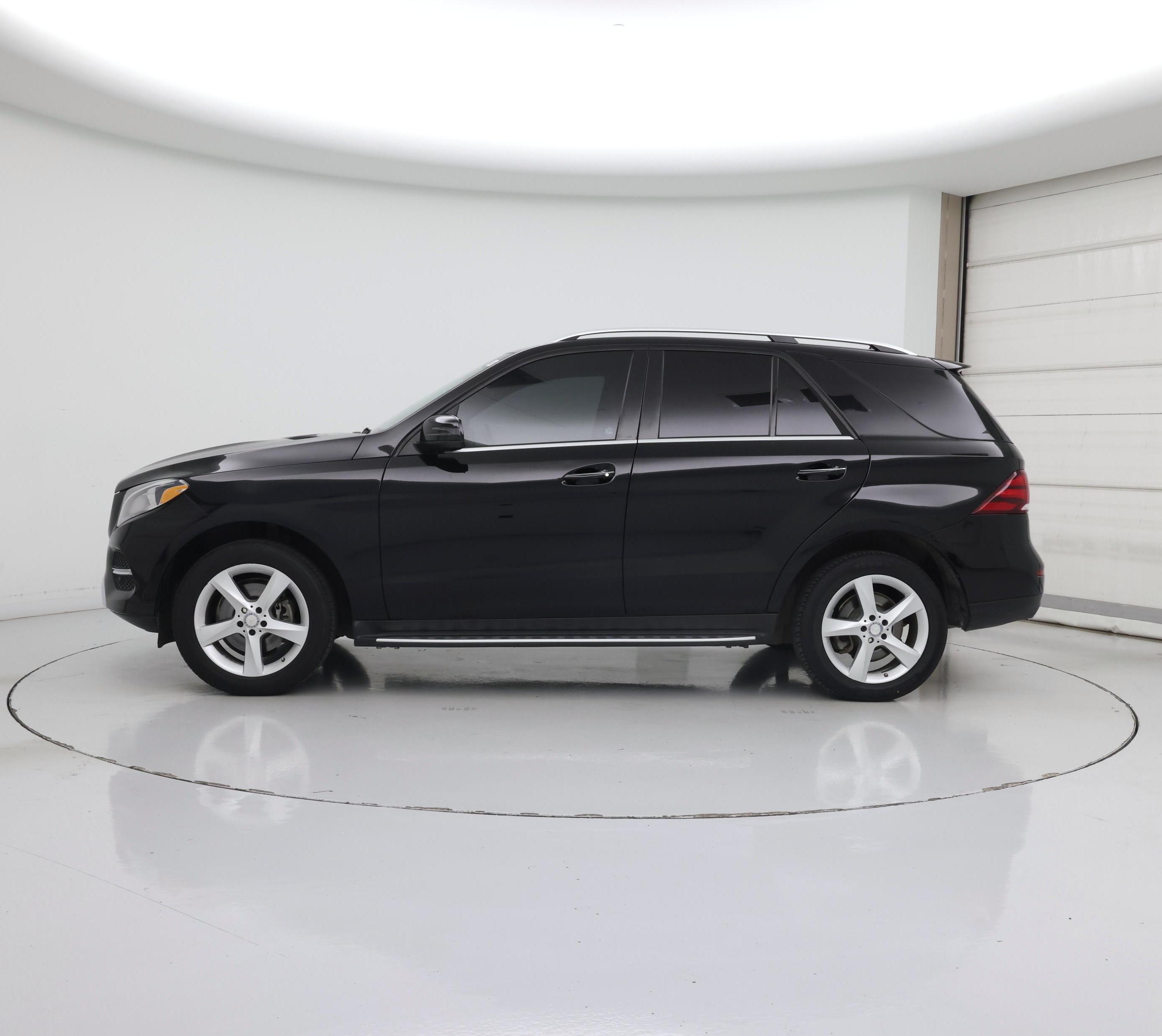 Thumbnail: 2016 Mercedes-Benz GLE - 3
