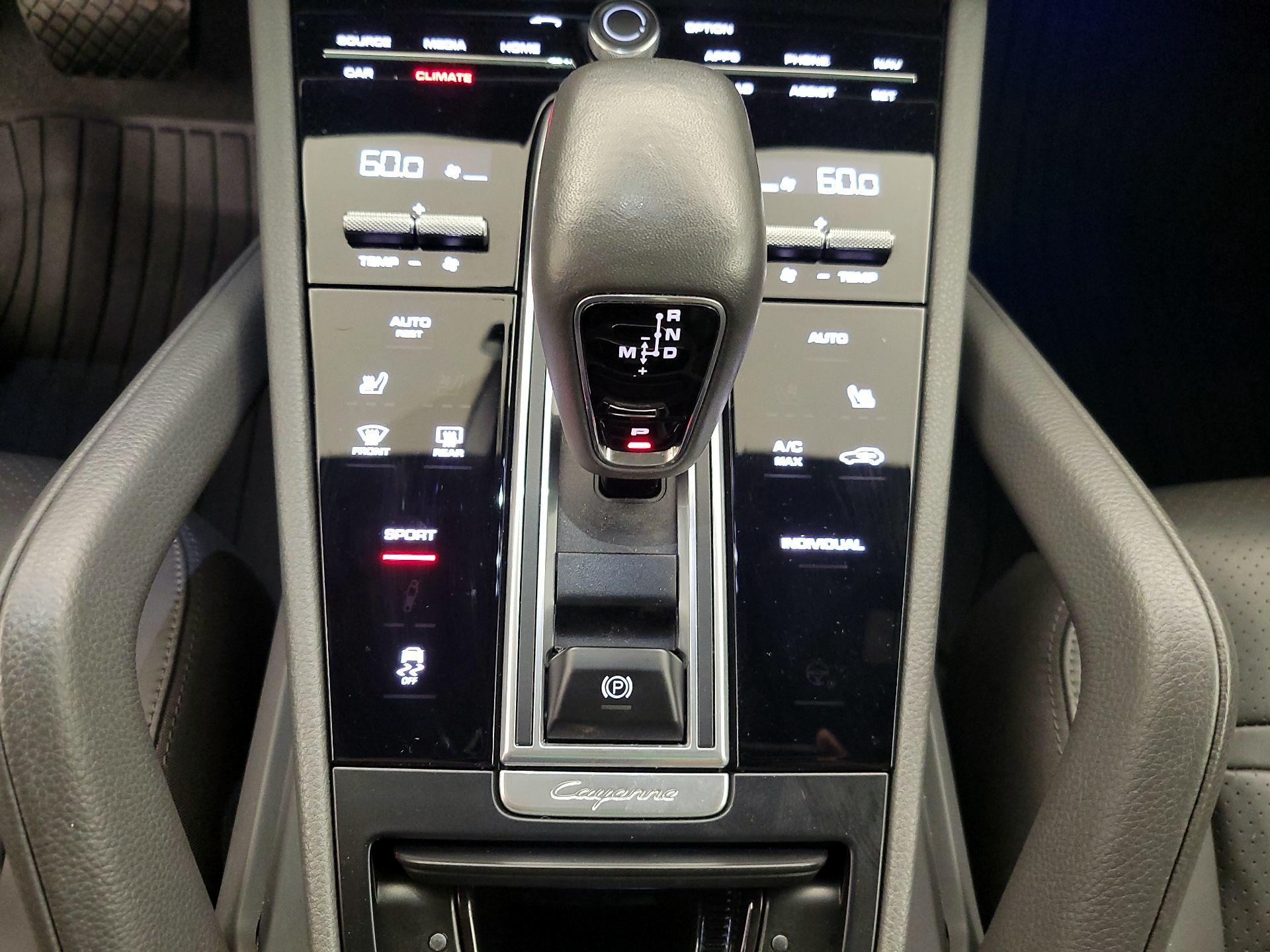 Thumbnail: 2021 Porsche Cayenne - 18