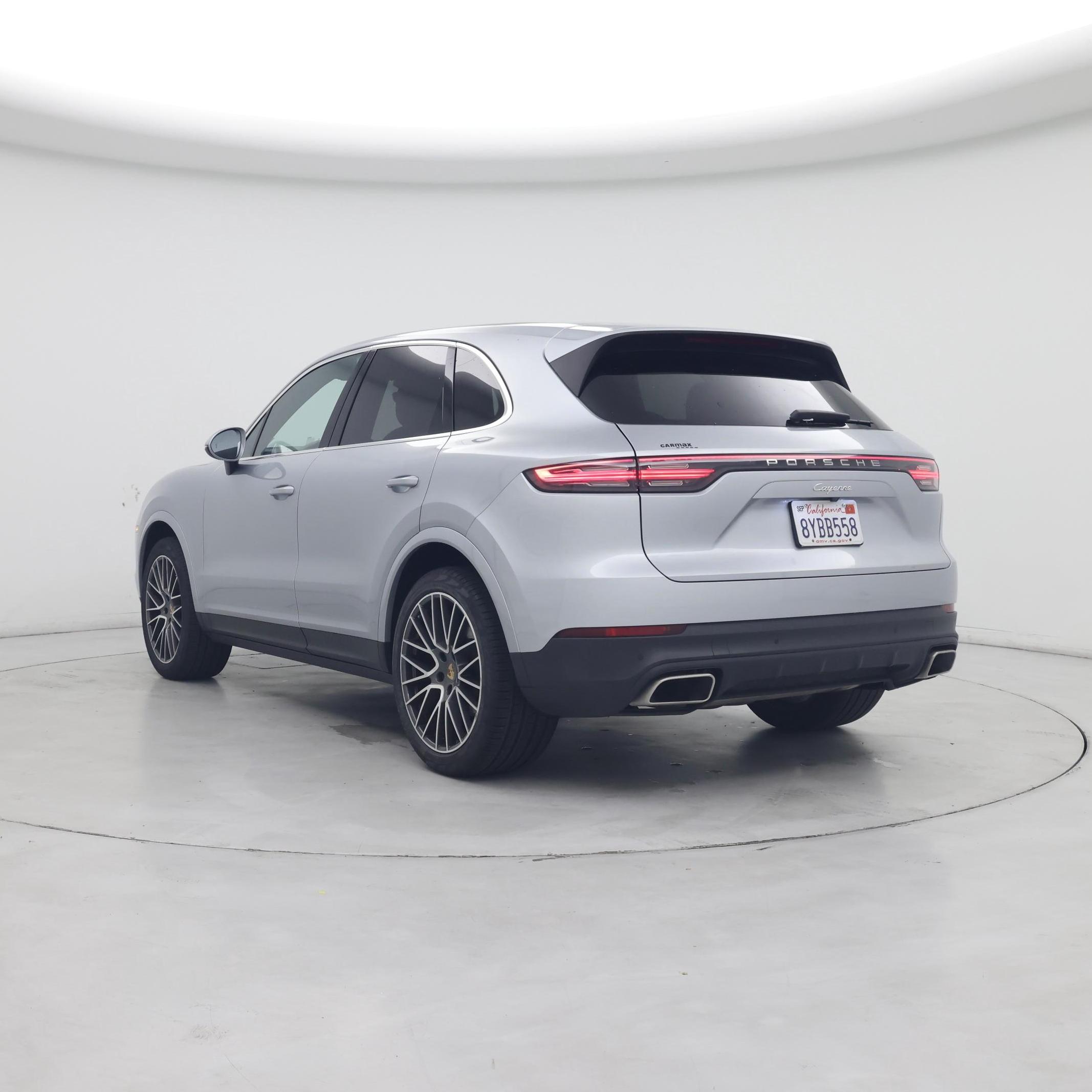 Thumbnail: 2021 Porsche Cayenne - 2