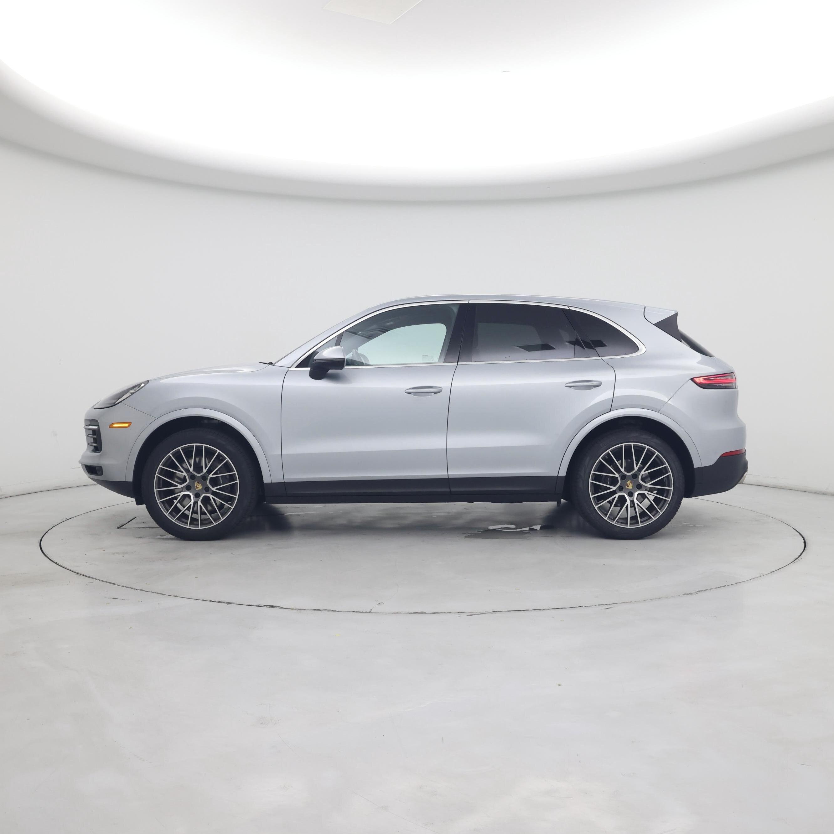 Thumbnail: 2021 Porsche Cayenne - 3