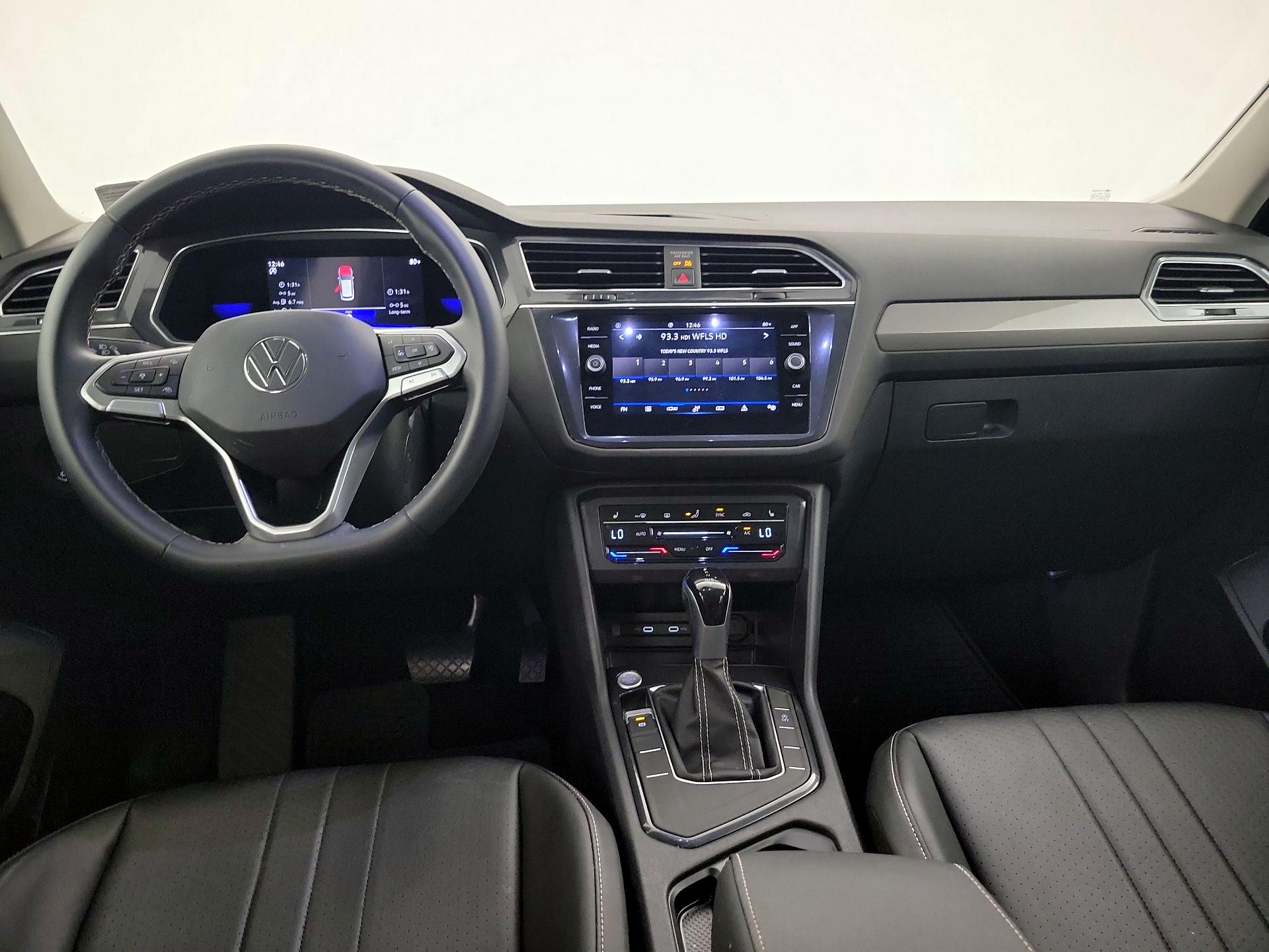 Thumbnail: 2023 Volkswagen Tiguan - 9