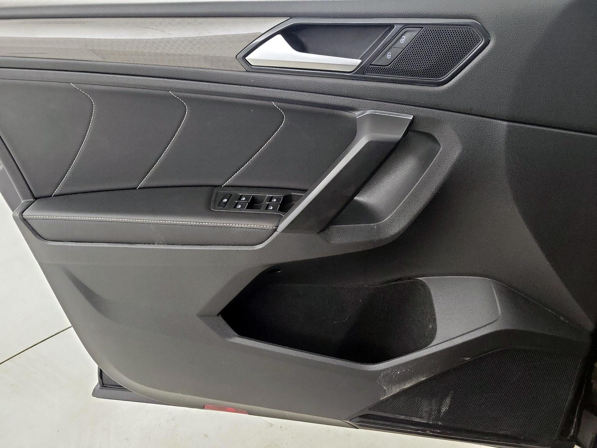 Thumbnail: 2023 Volkswagen Tiguan - 12