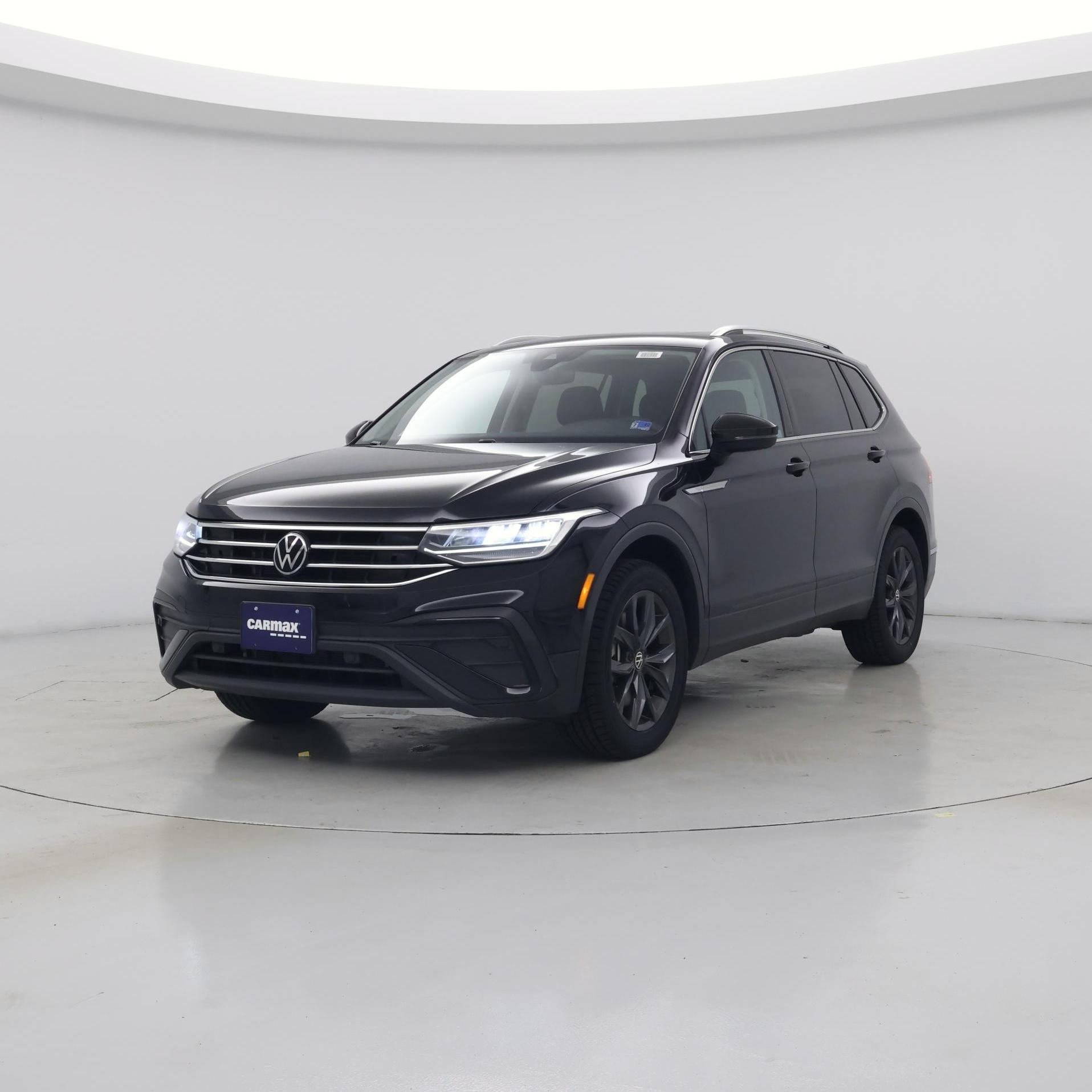 Thumbnail: 2023 Volkswagen Tiguan - 4