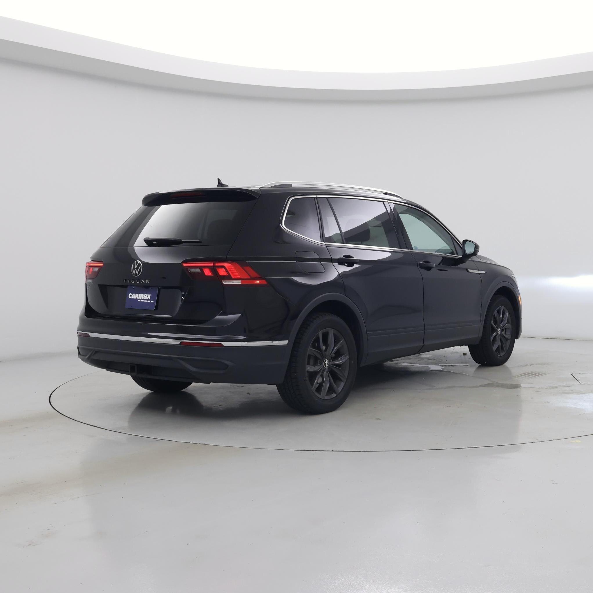 Thumbnail: 2023 Volkswagen Tiguan - 8