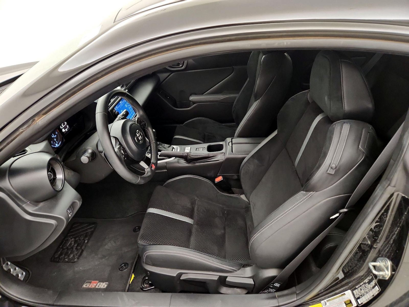2024 Toyota GR86 Premium - Photo 12