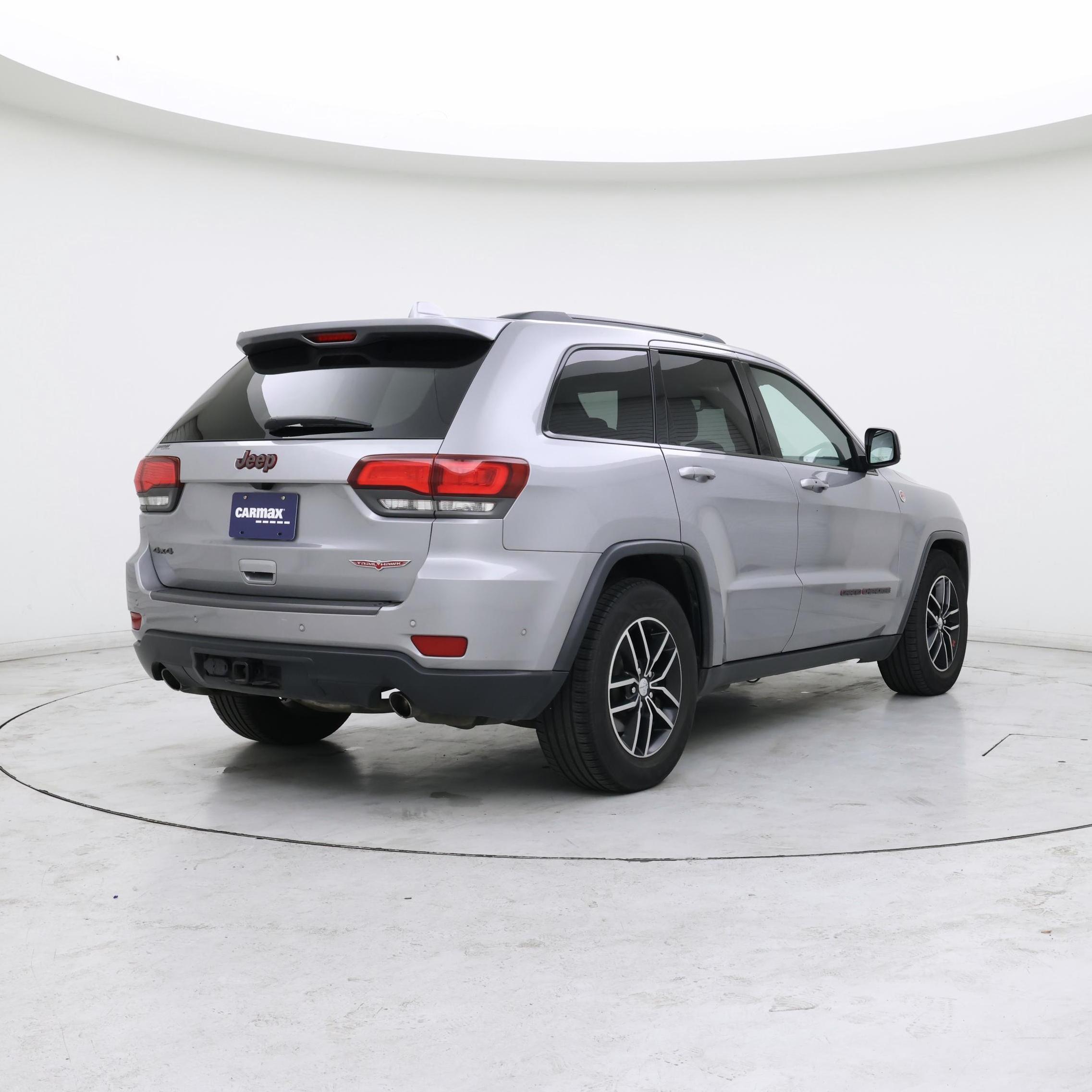 Thumbnail: 2018 Jeep Grand Cherokee - 8
