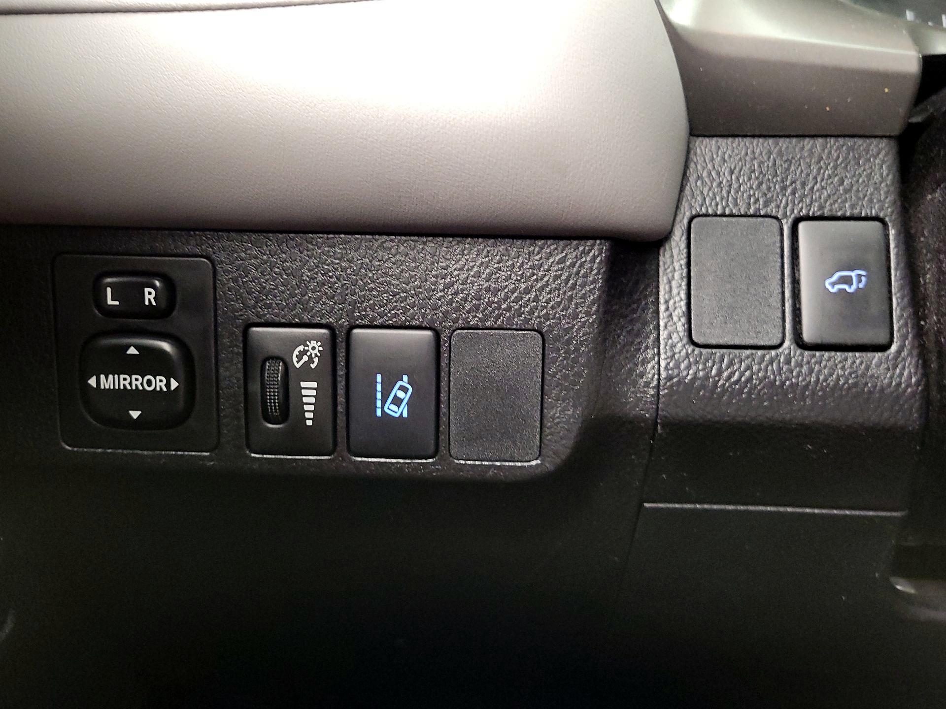 Thumbnail: 2017 Toyota RAV4 - 13