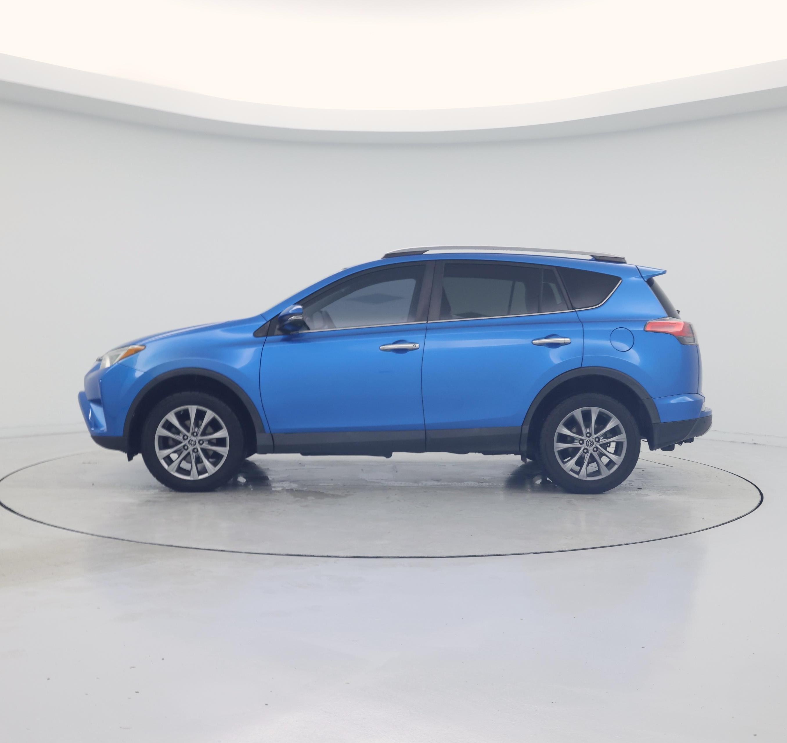 Thumbnail: 2017 Toyota RAV4 - 3