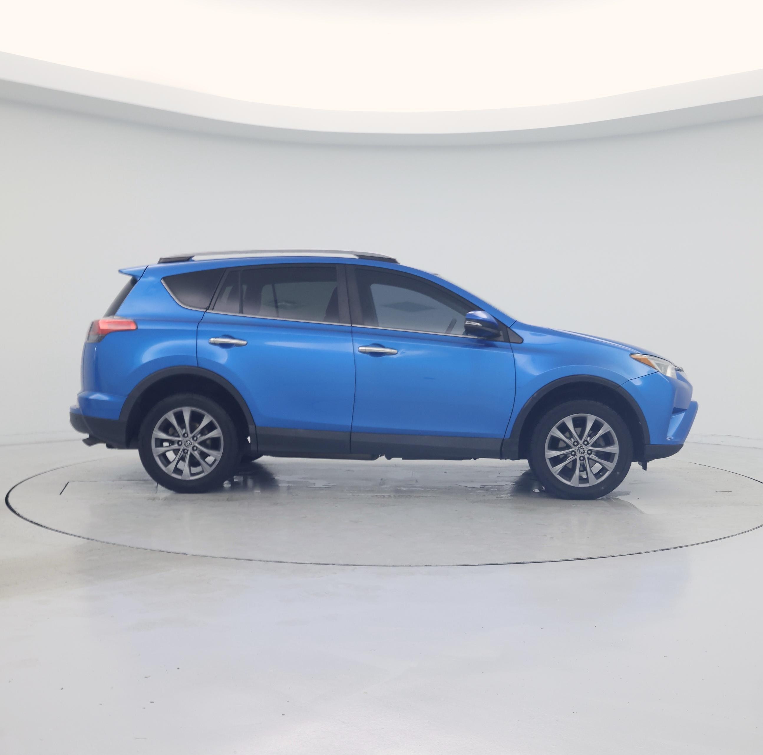 Thumbnail: 2017 Toyota RAV4 - 7