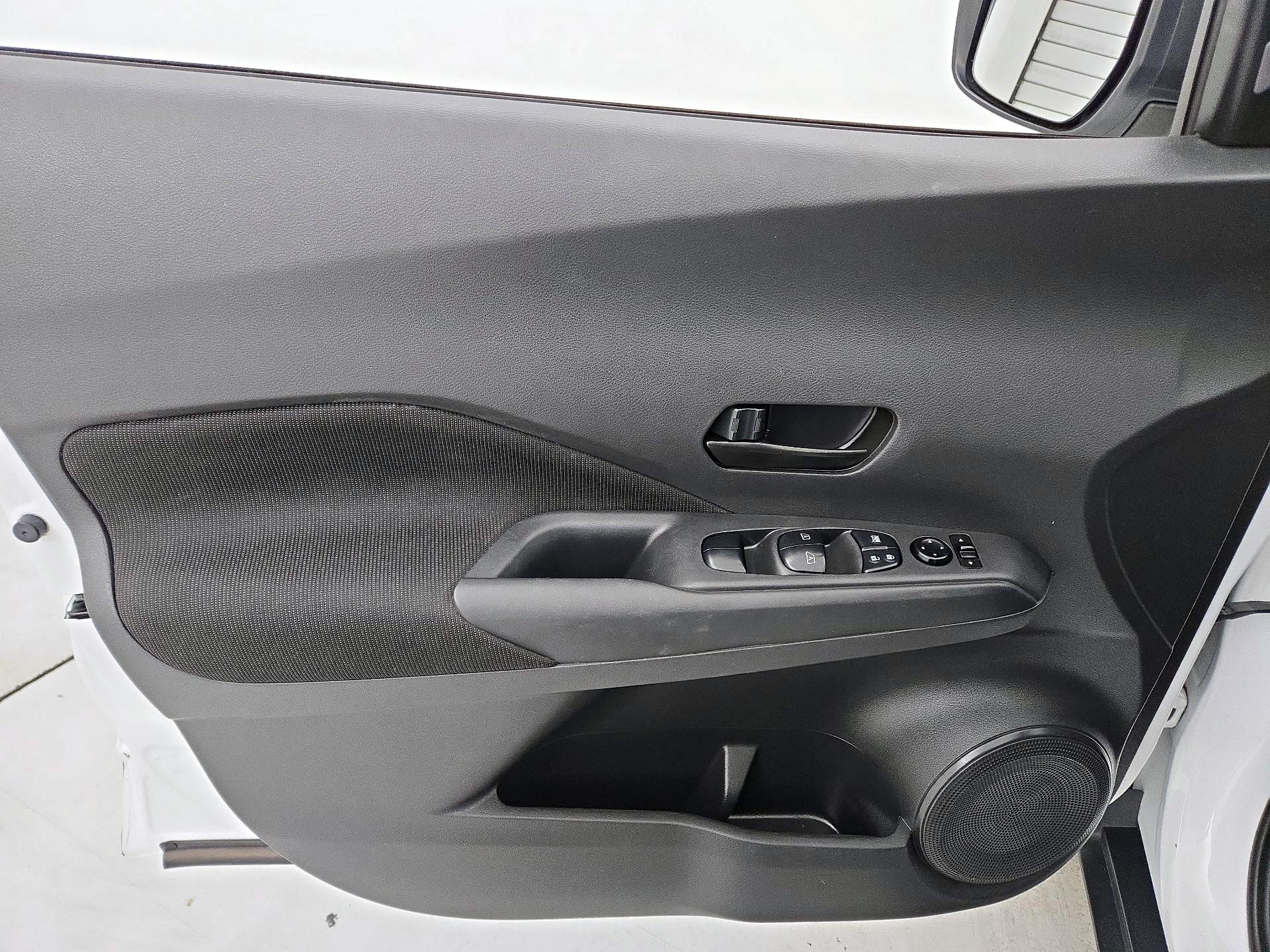 Thumbnail: 2021 Nissan Kicks - 12