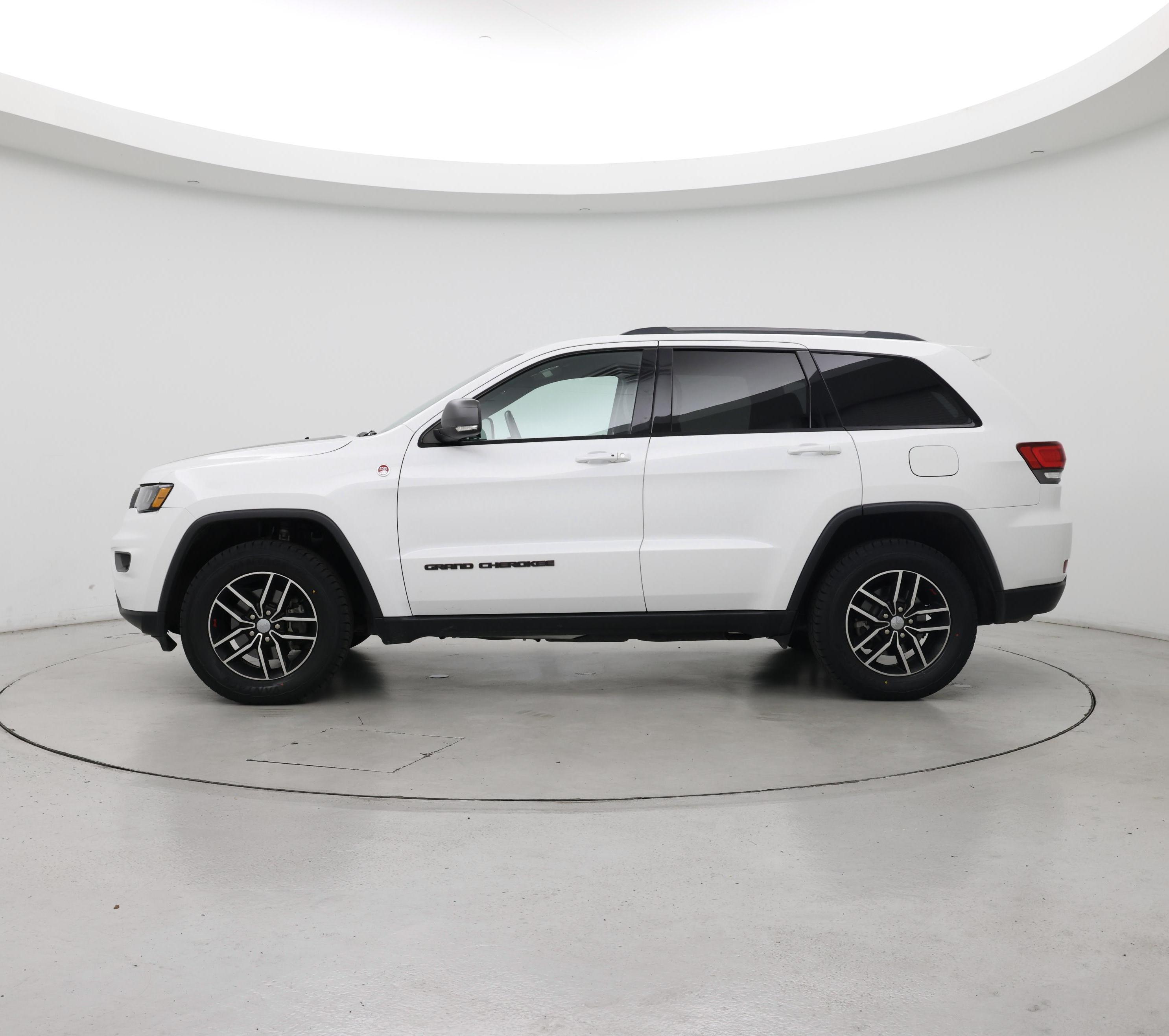 Thumbnail: 2017 Jeep Grand Cherokee - 3