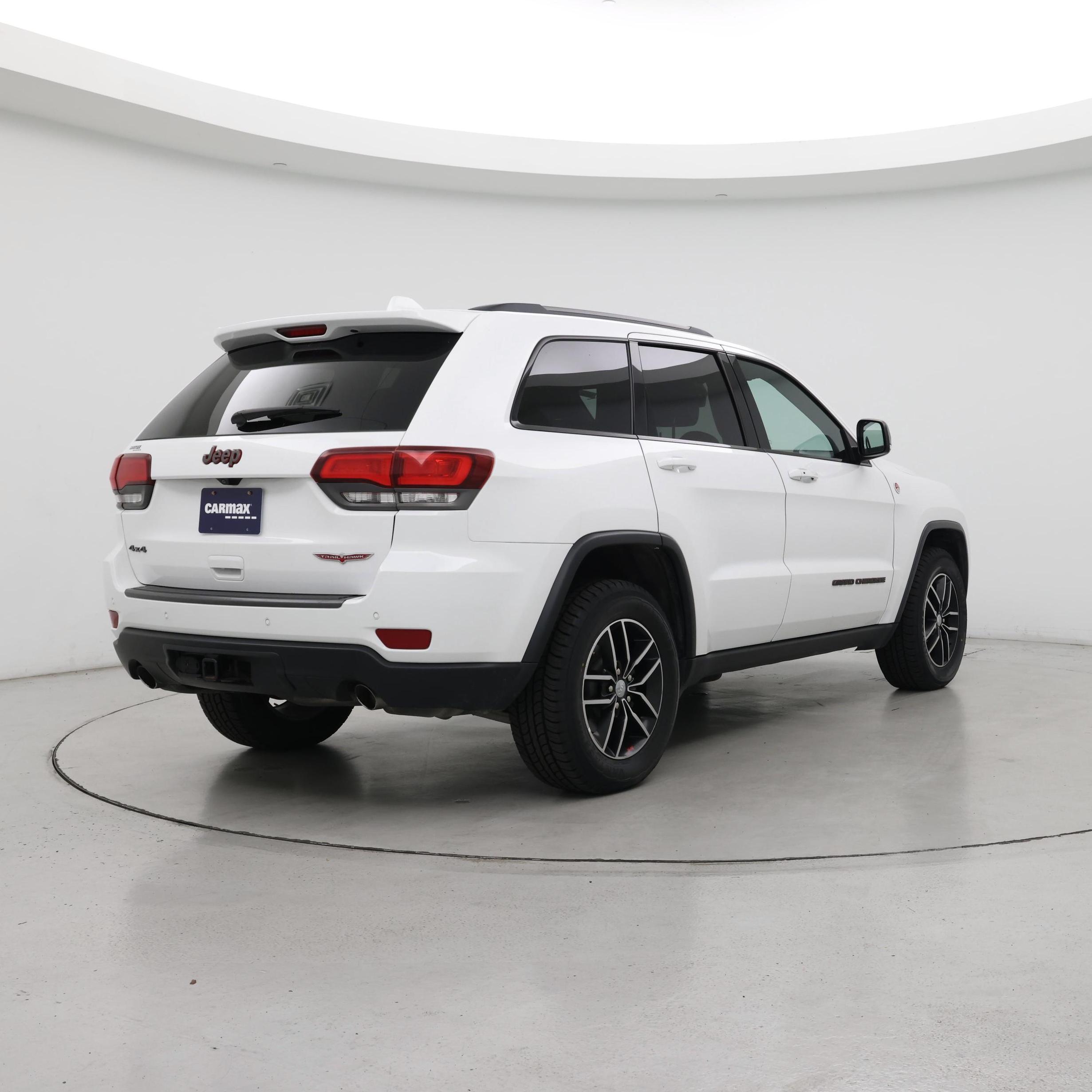 Thumbnail: 2017 Jeep Grand Cherokee - 8