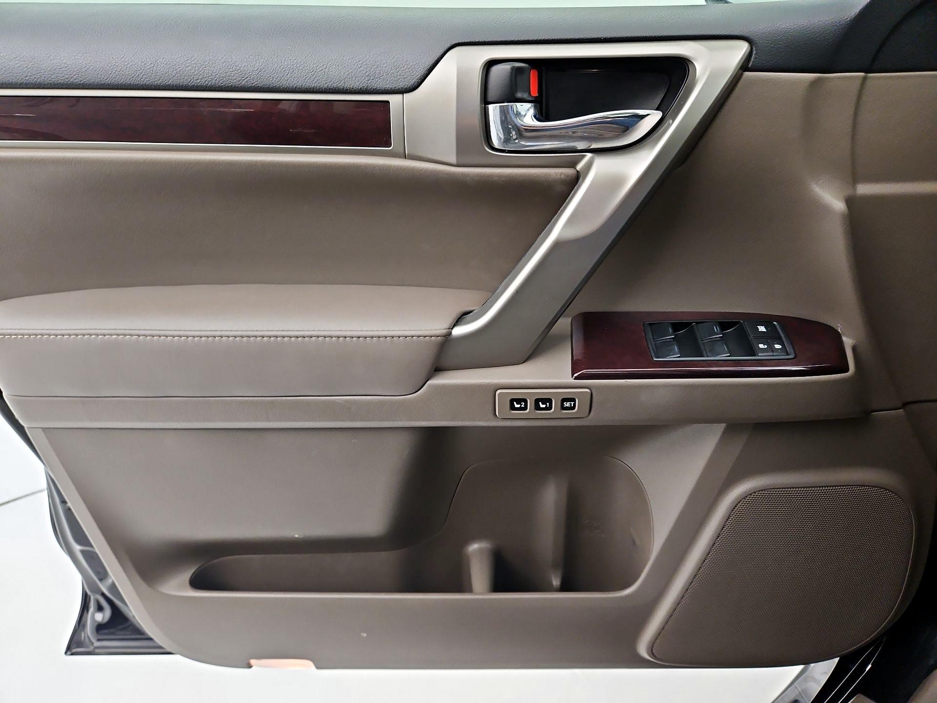 Thumbnail: 2014 Lexus GX - 12