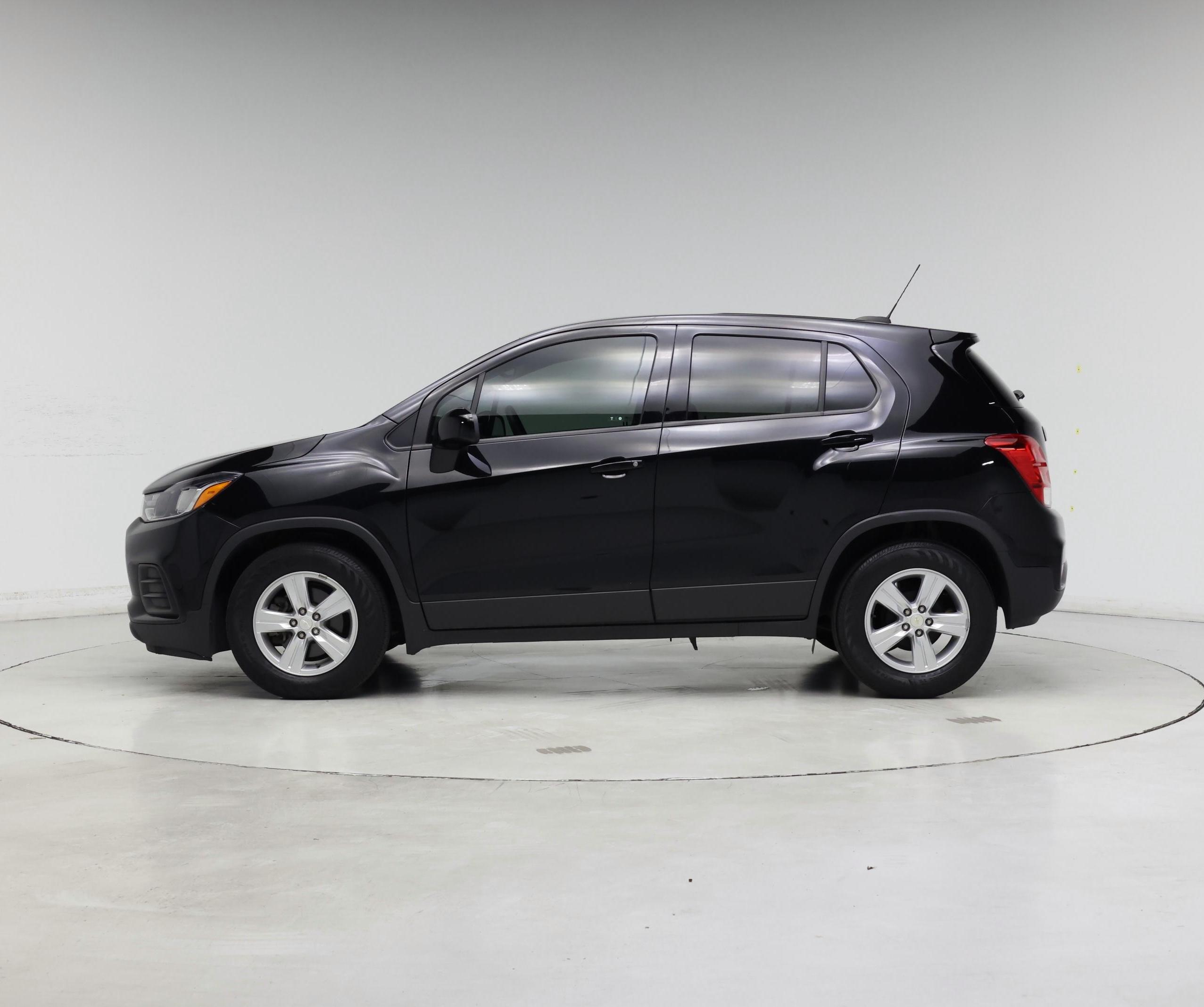 Thumbnail: 2020 Chevrolet Trax - 3