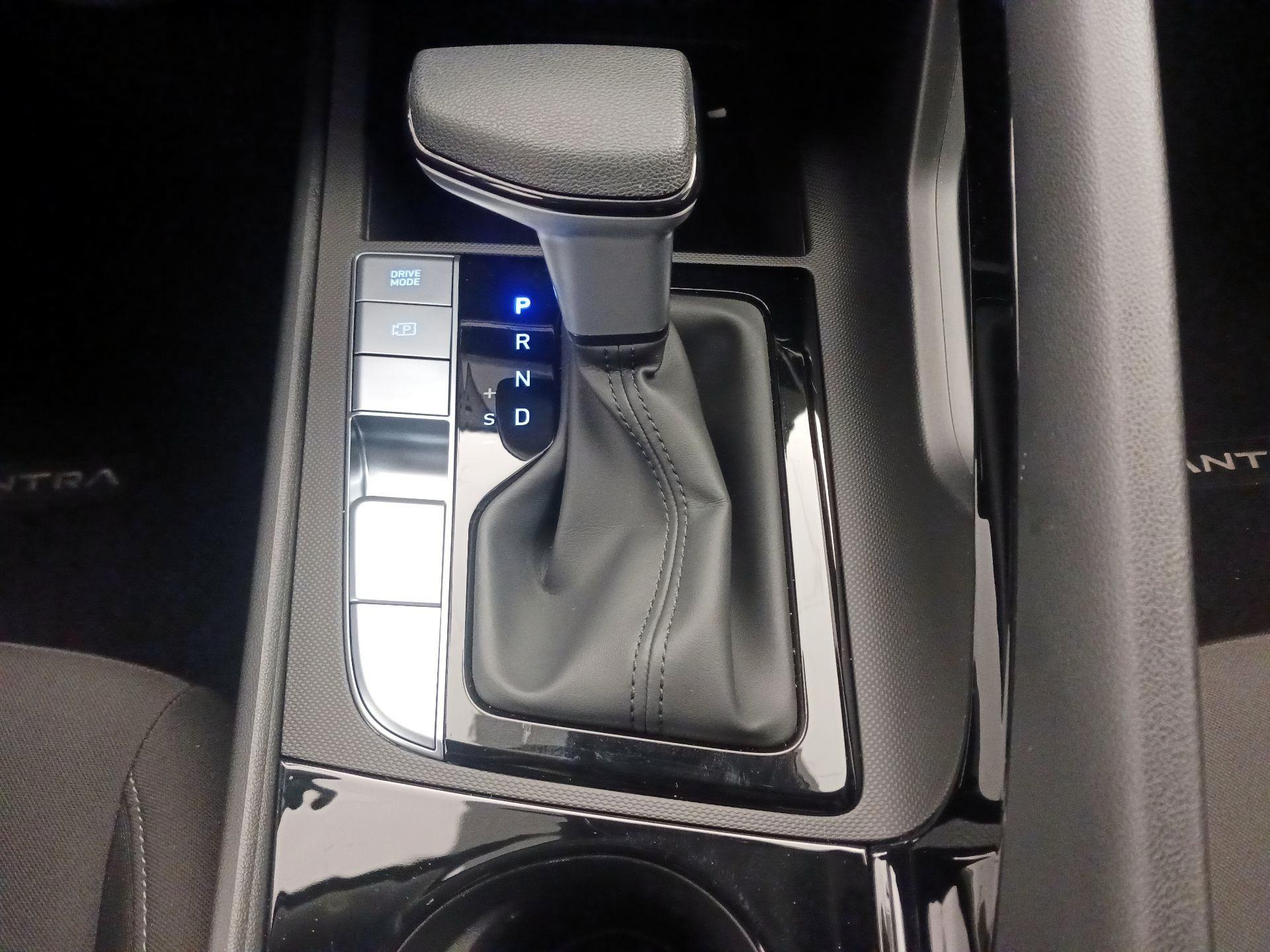 Thumbnail: 2025 Hyundai Elantra - 17