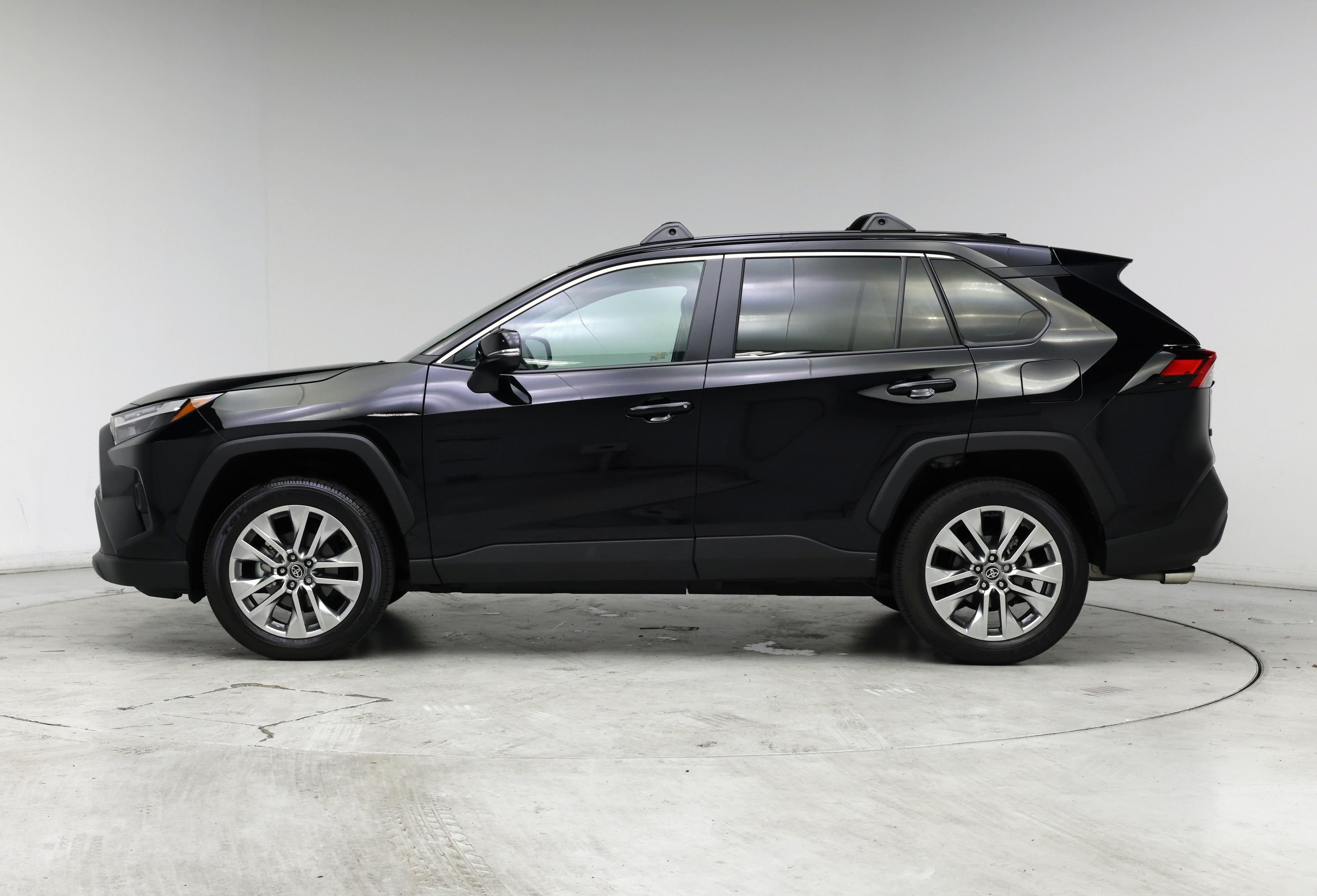 Thumbnail: 2025 Toyota RAV4 - 3