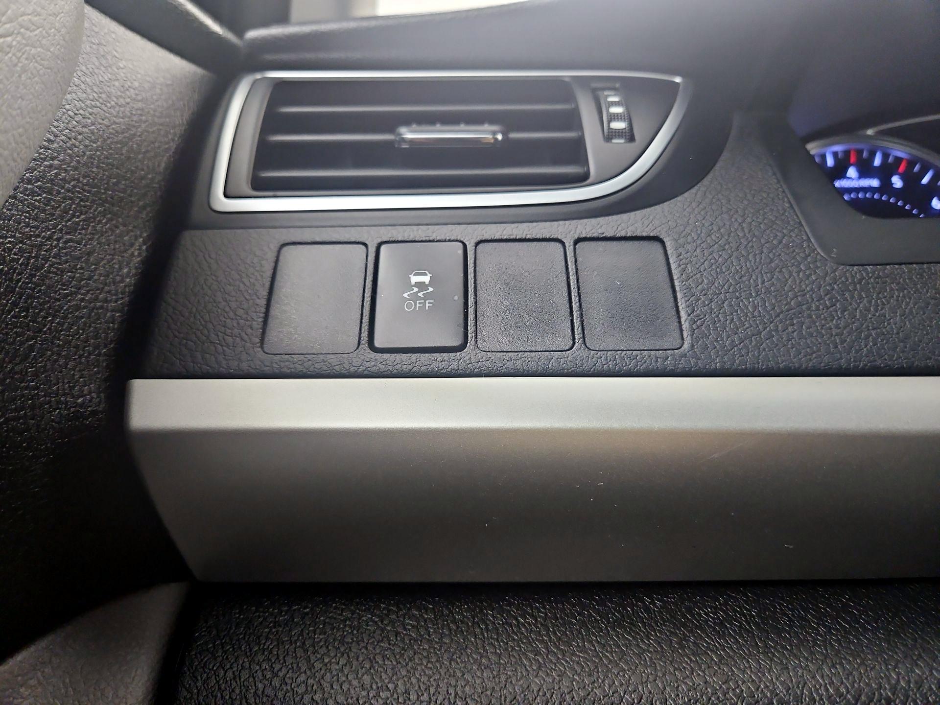 Thumbnail: 2015 Toyota Camry - 13