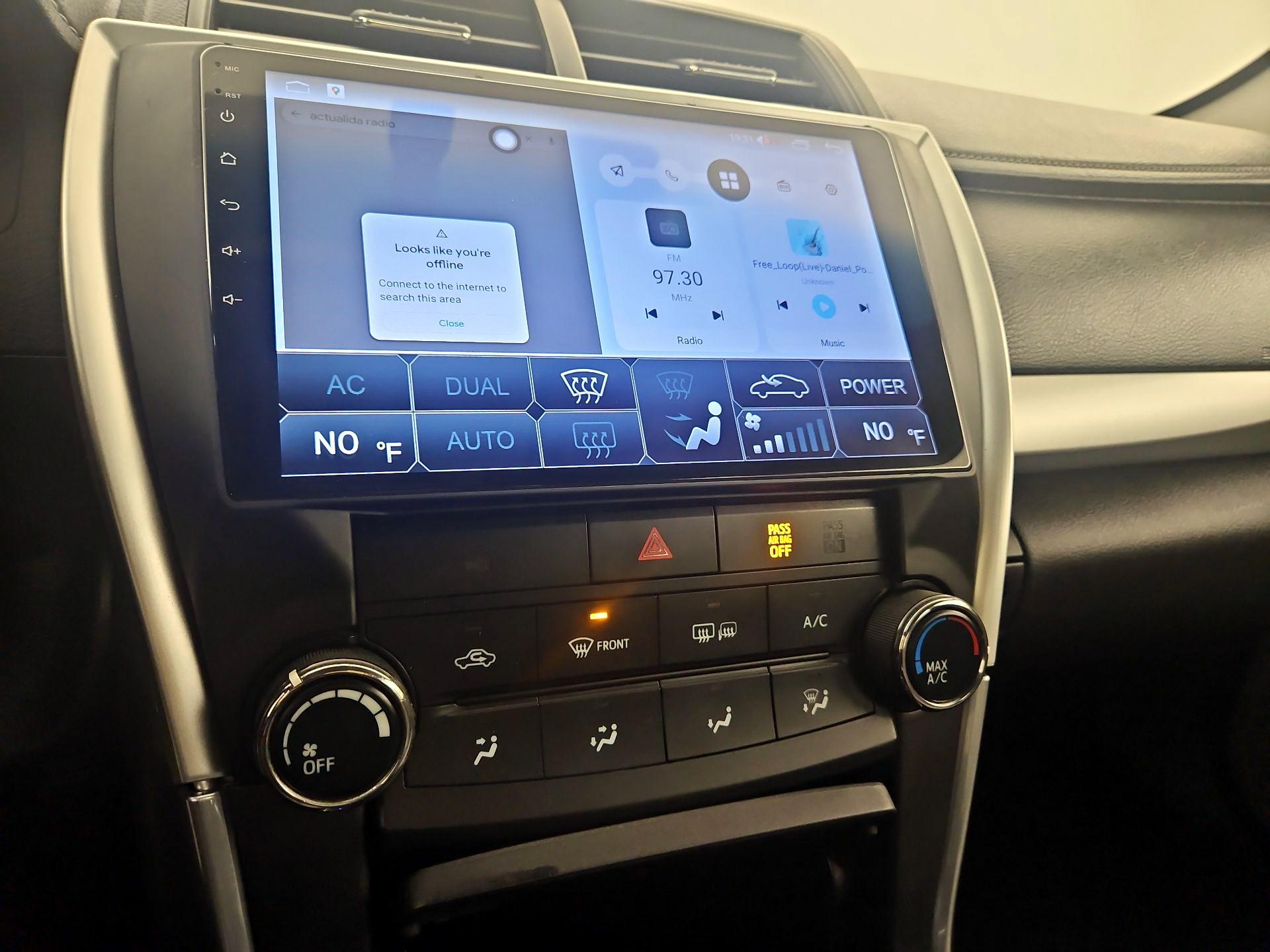 Thumbnail: 2015 Toyota Camry - 16