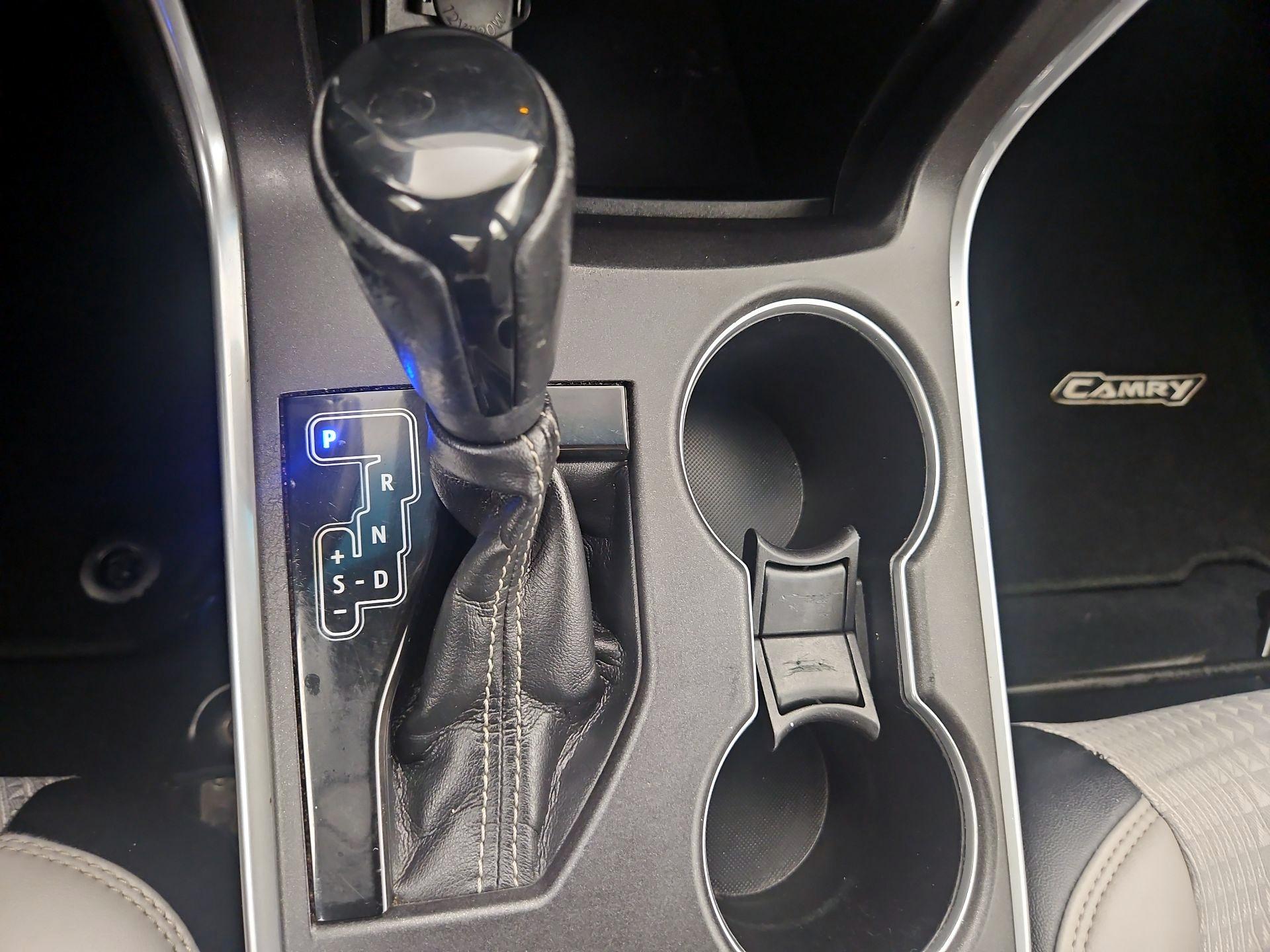 Thumbnail: 2015 Toyota Camry - 17