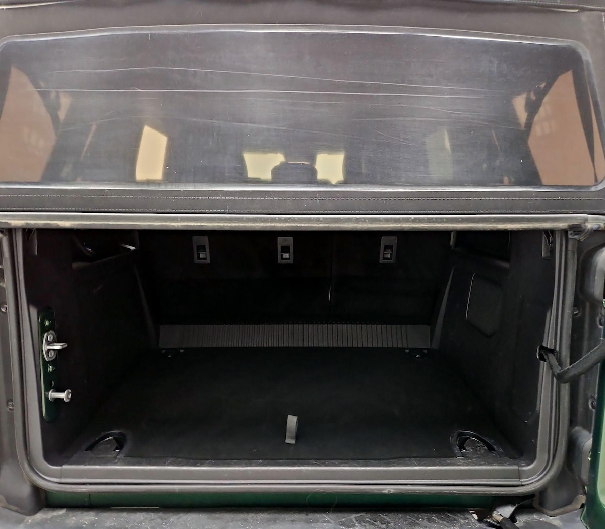 Trunk/Cargo (Seats Up)