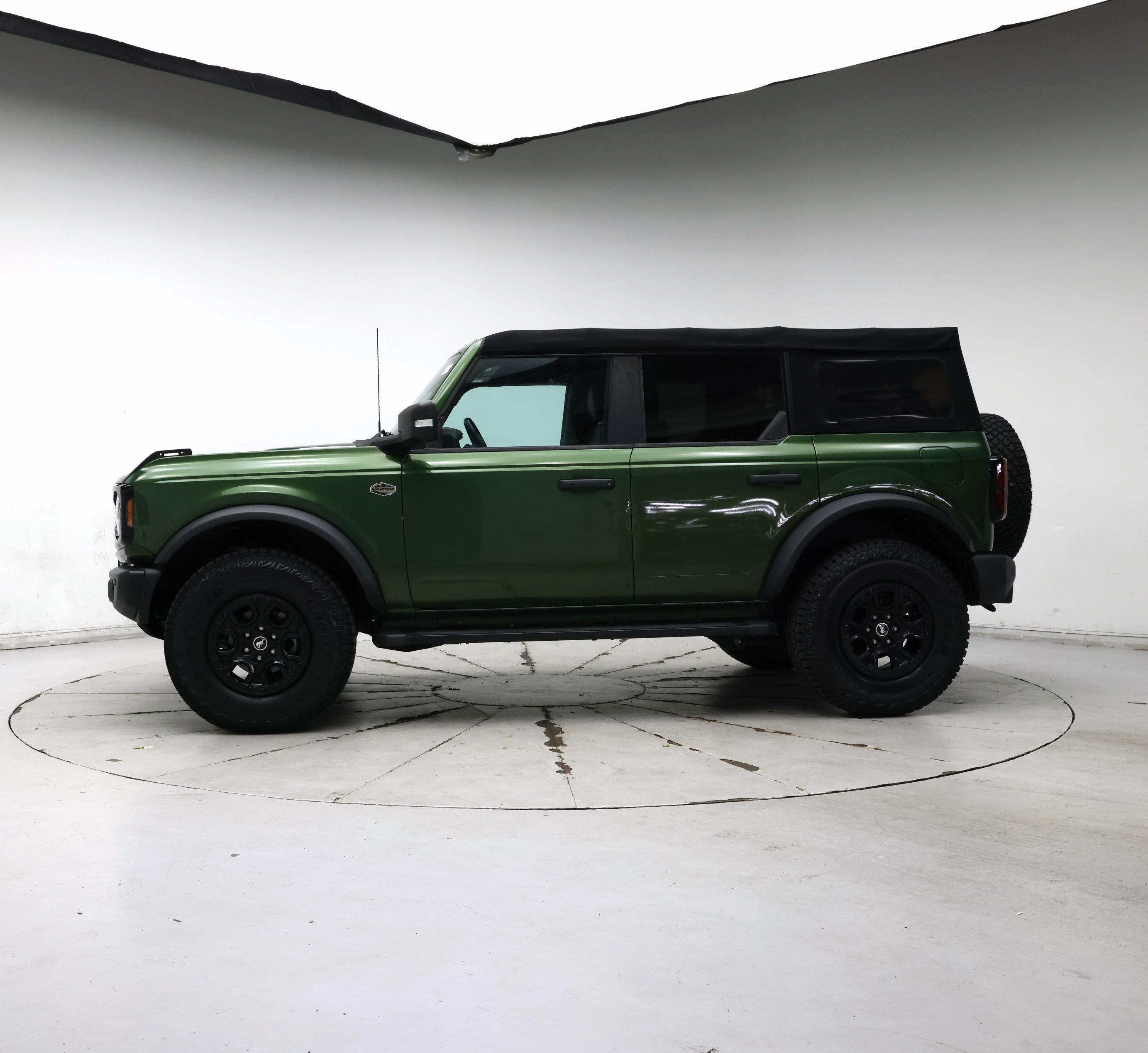 Thumbnail: 2023 Ford Bronco - 3