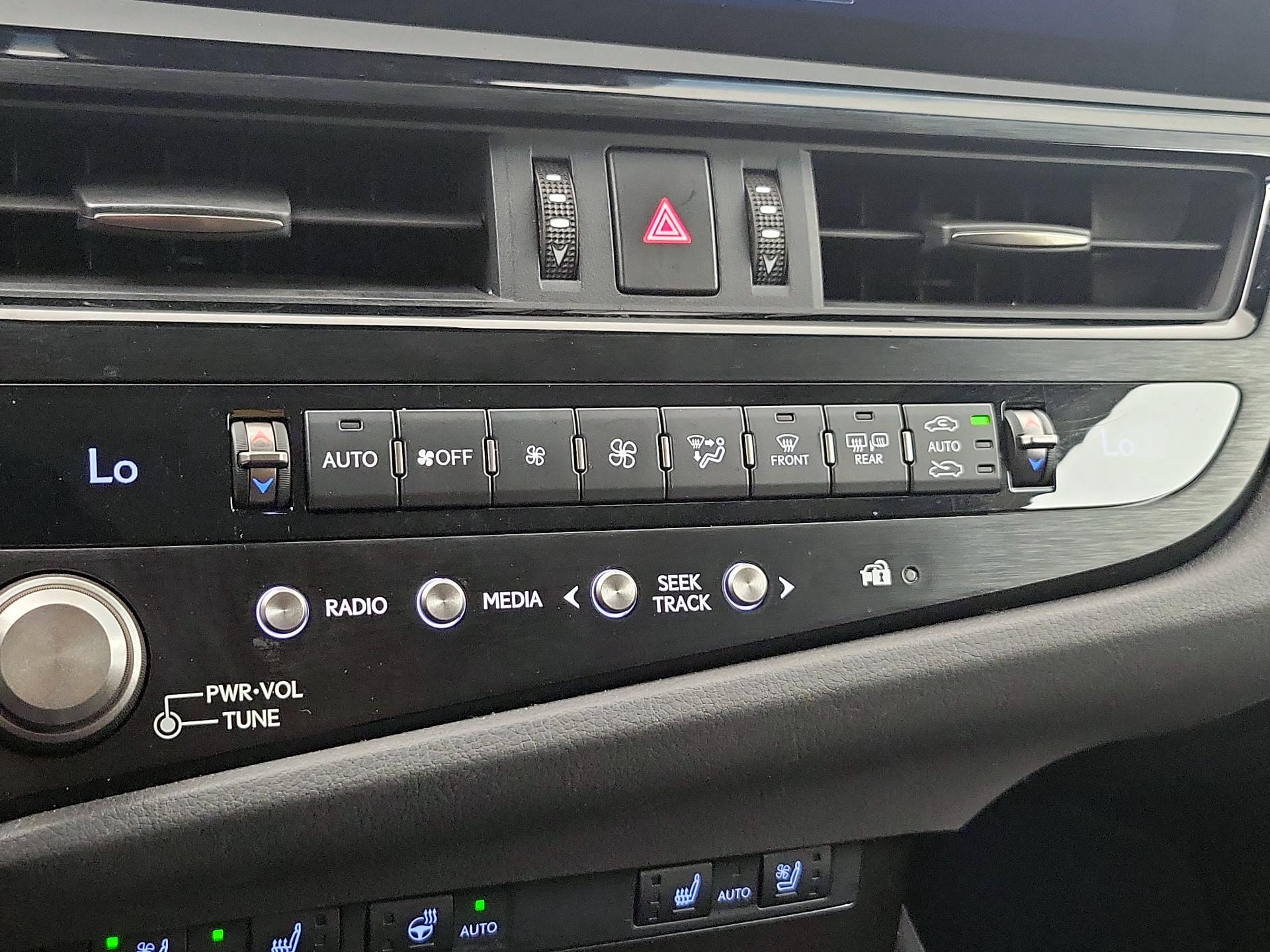 Thumbnail: 2023 Lexus ES - 16