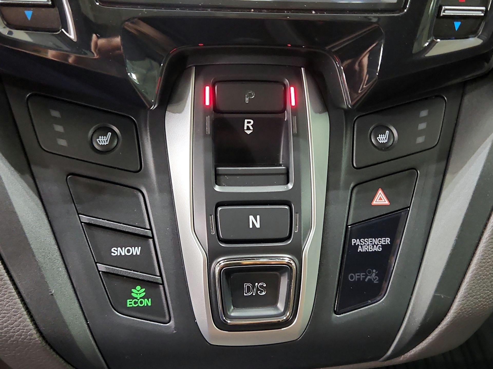 Thumbnail: 2018 Honda Odyssey - 17