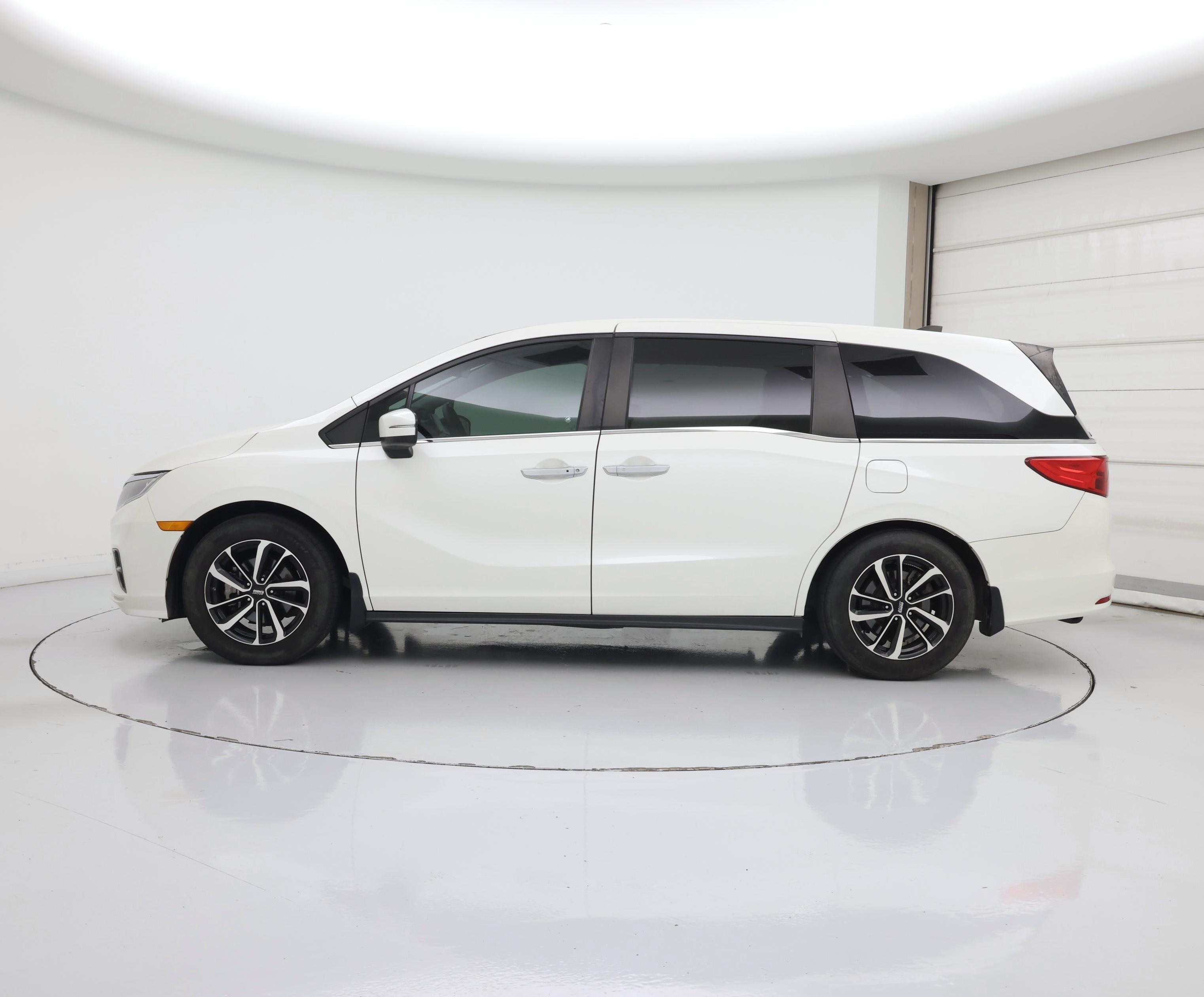 Thumbnail: 2018 Honda Odyssey - 3