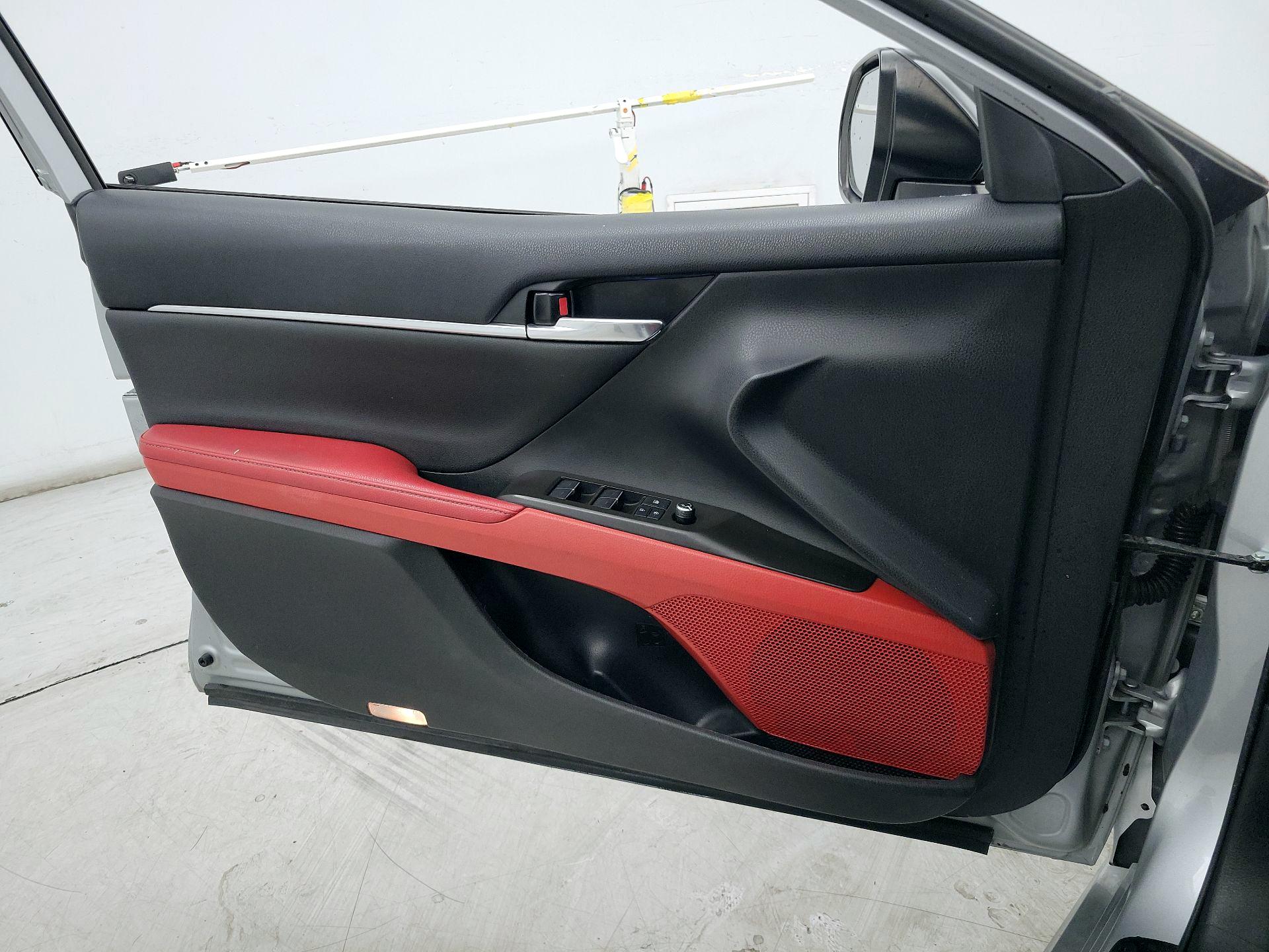 Thumbnail: 2022 Toyota Camry - 12