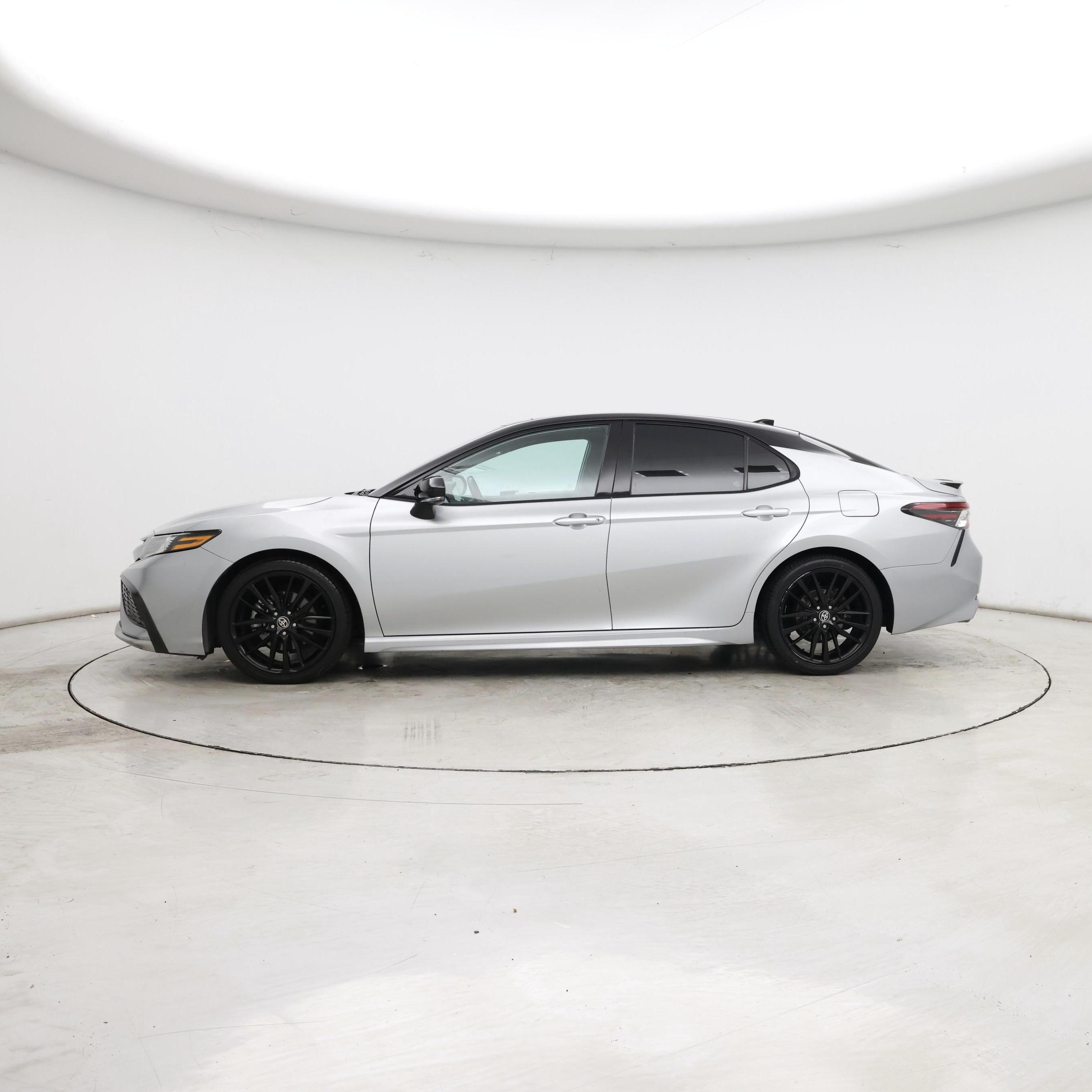 Thumbnail: 2022 Toyota Camry - 3