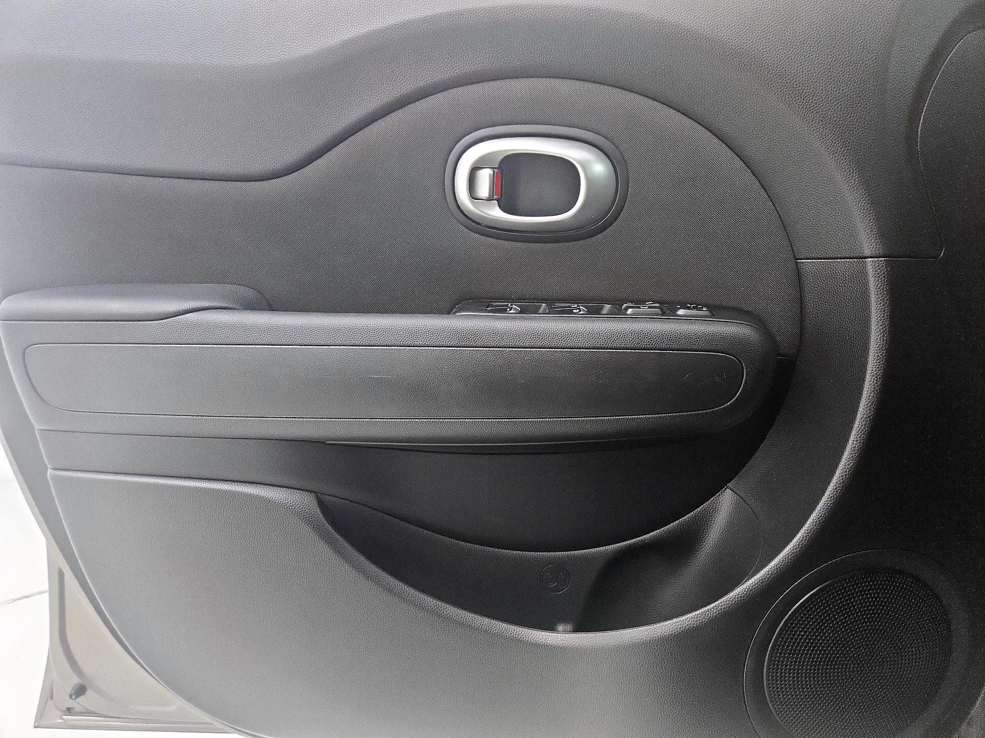 Thumbnail: 2018 Kia Soul - 12