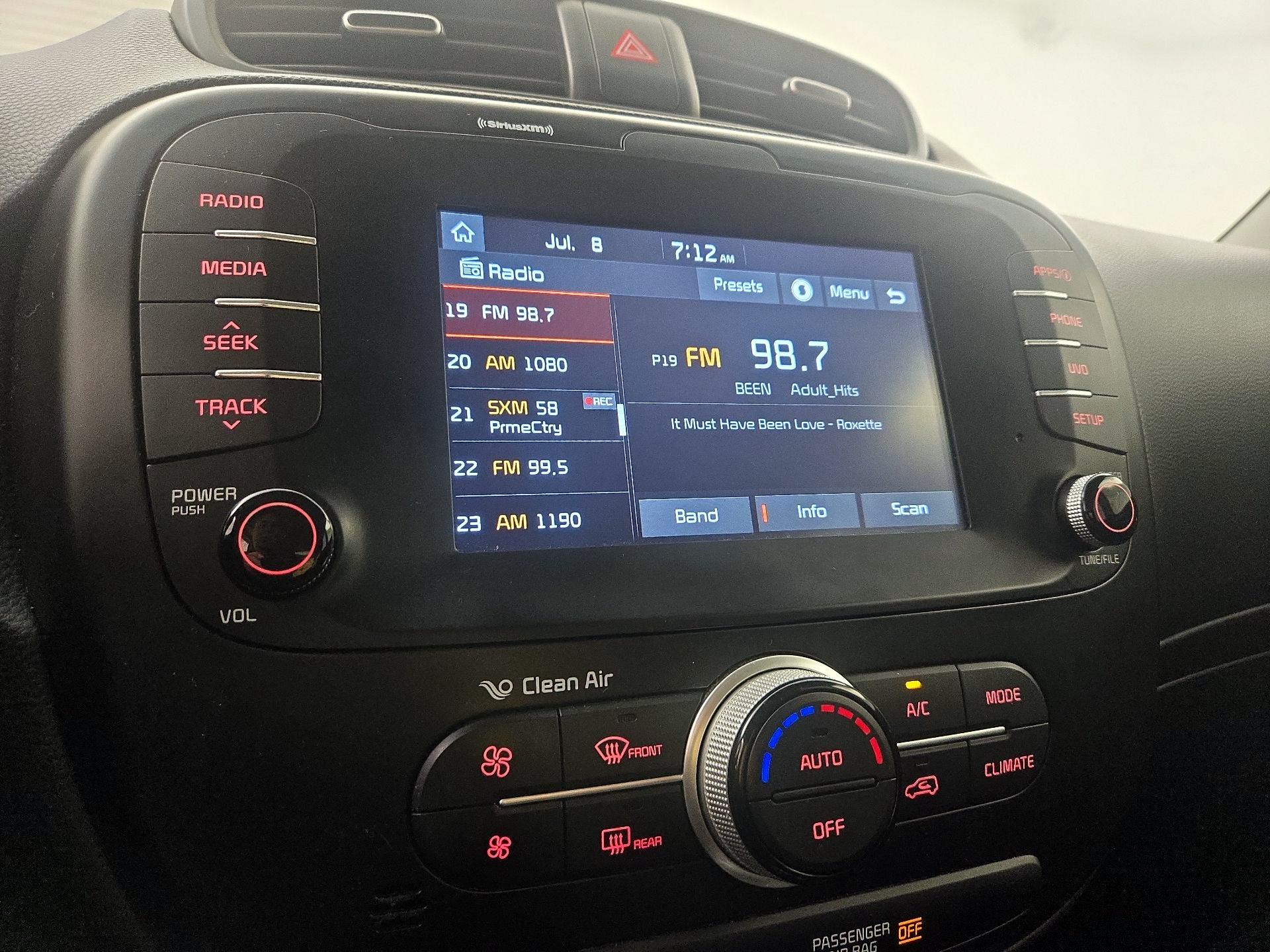 Thumbnail: 2018 Kia Soul - 16