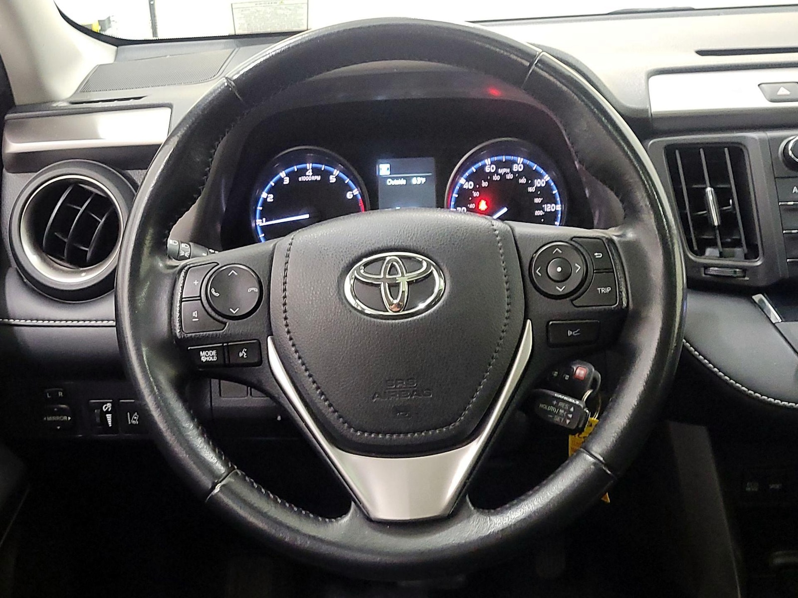 2018 Toyota RAV4 XLE - Photo 11