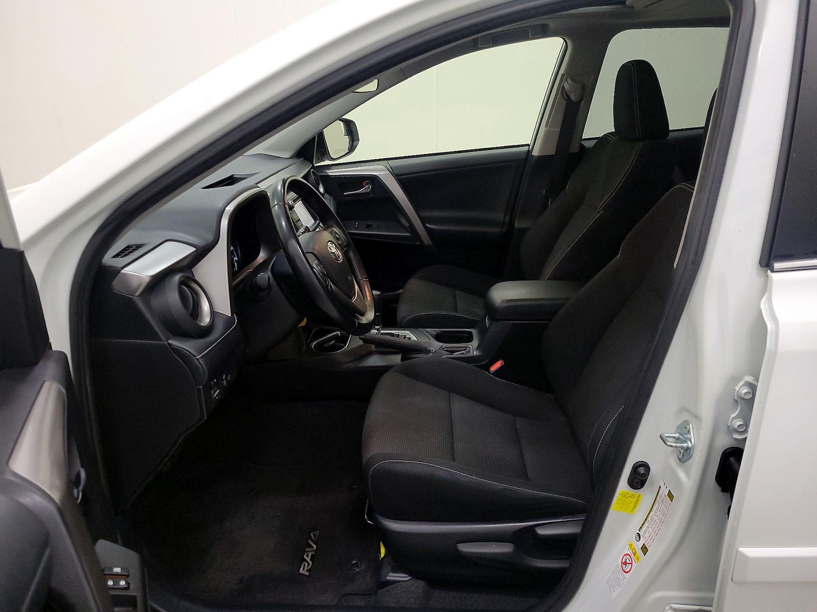 2018 Toyota RAV4 XLE - Photo 12