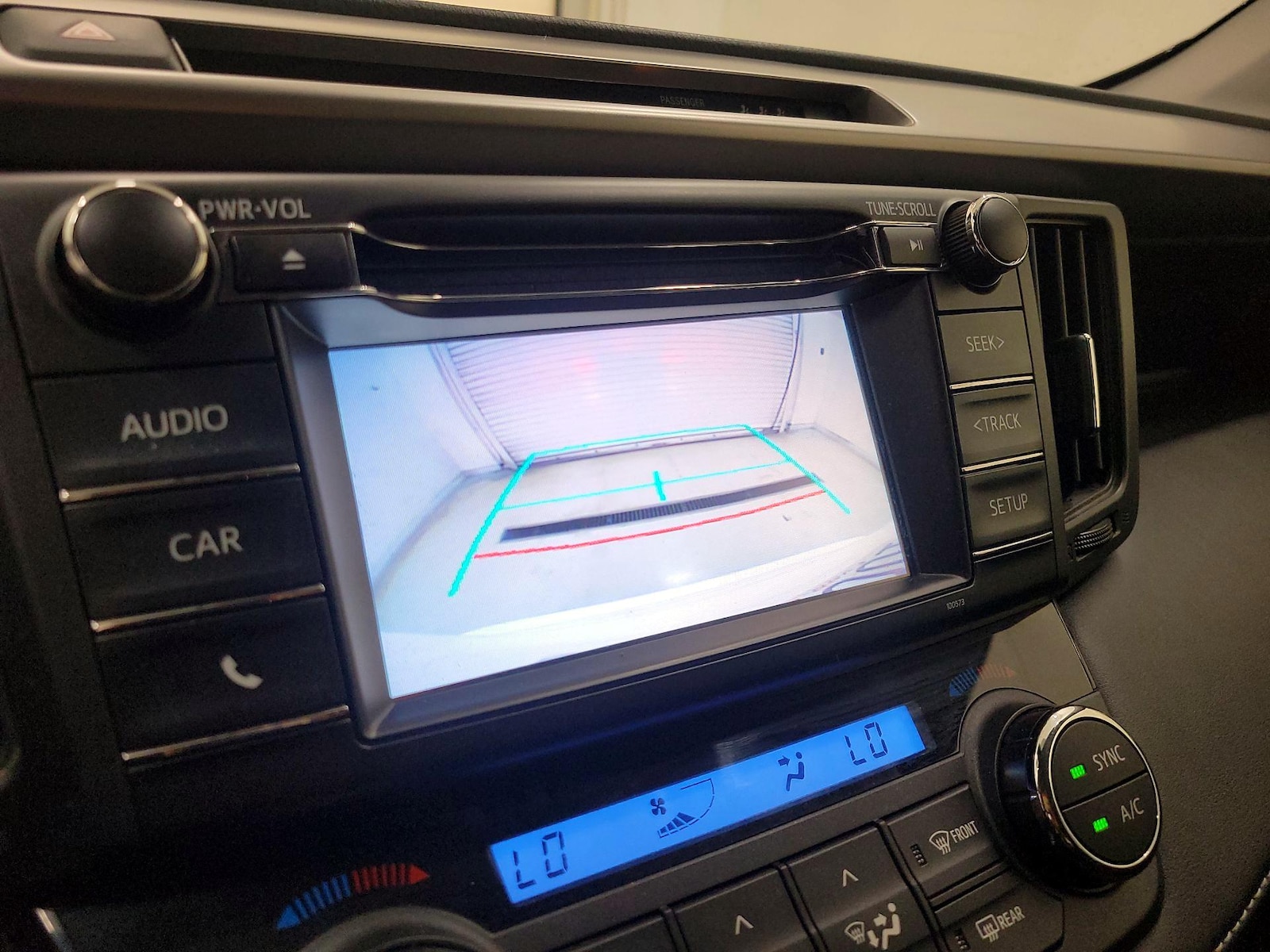 2018 Toyota RAV4 XLE - Photo 15
