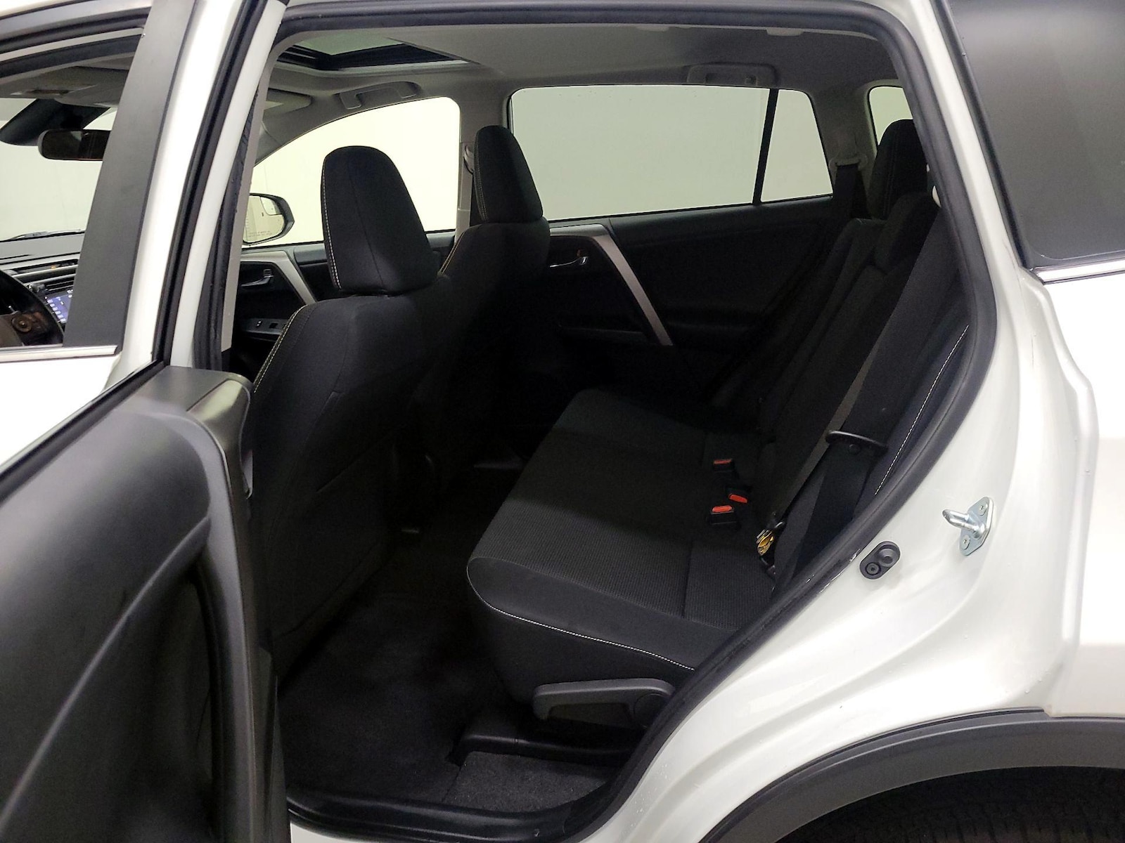 2018 Toyota RAV4 XLE - Photo 21