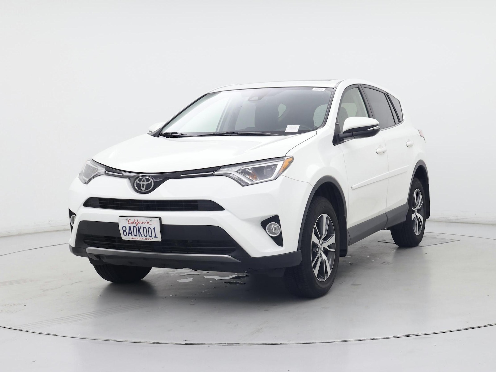 2018 Toyota RAV4 XLE - Photo 5