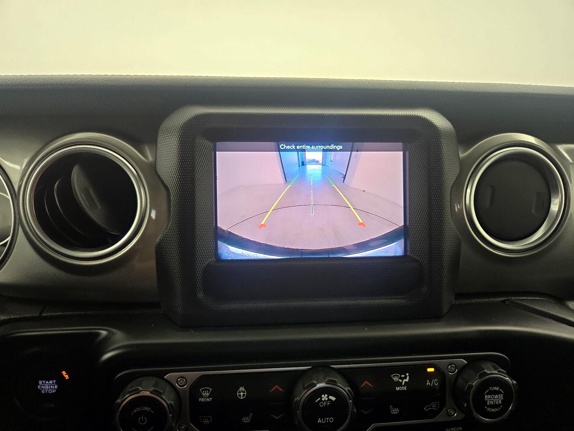 Thumbnail: 2020 Jeep Wrangler - 14