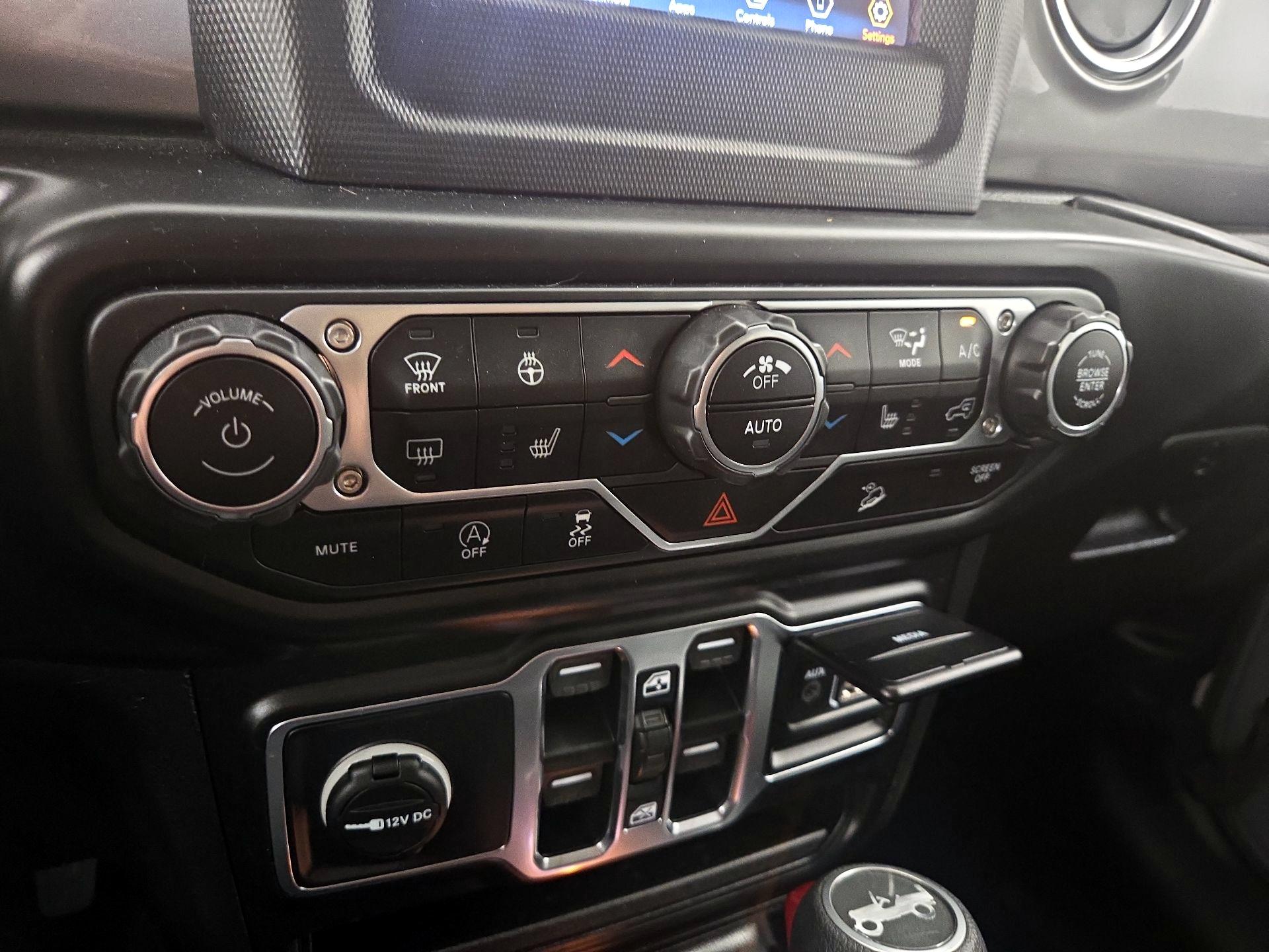 Thumbnail: 2020 Jeep Wrangler - 16