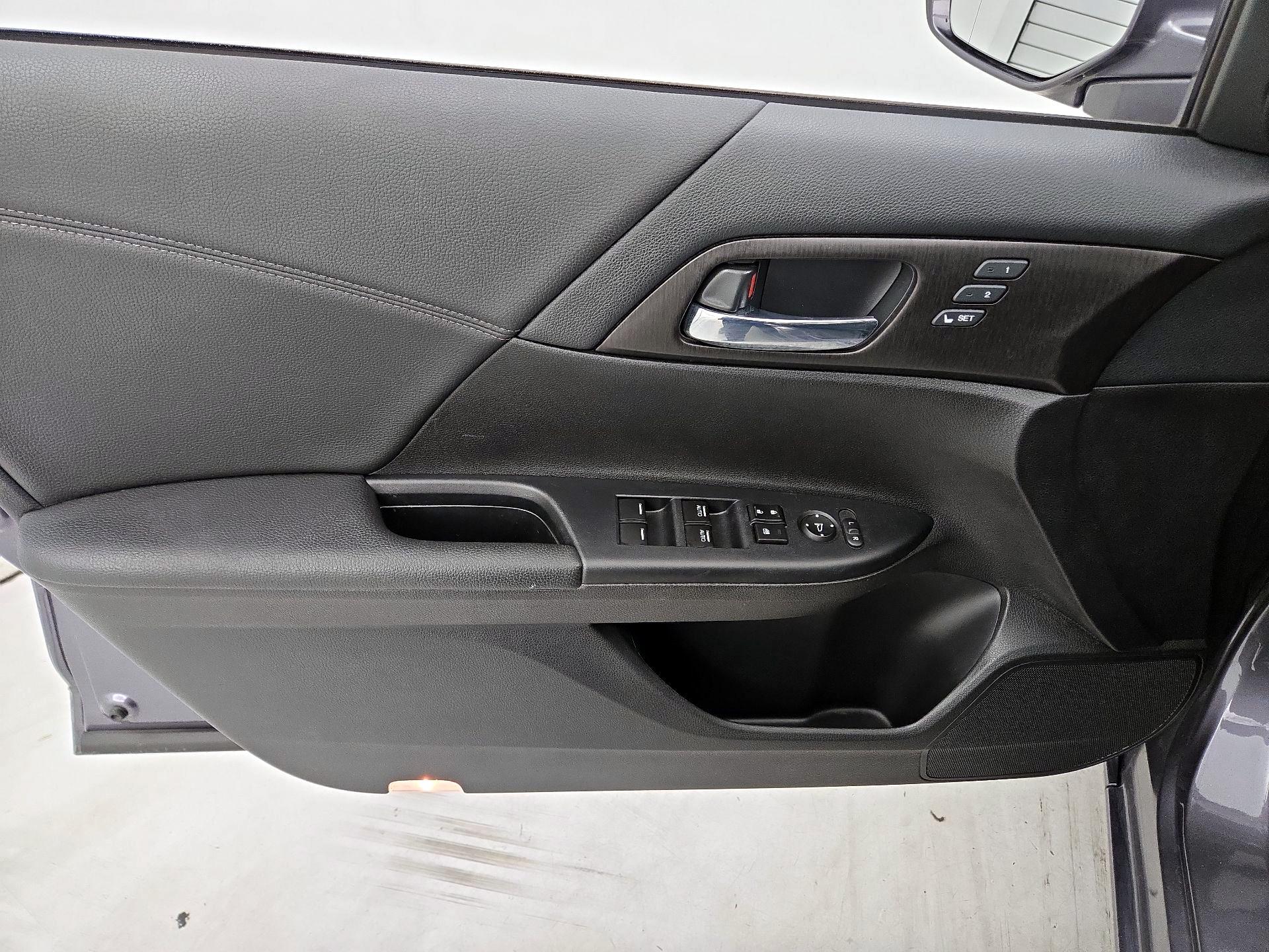 Thumbnail: 2015 Honda Accord - 12