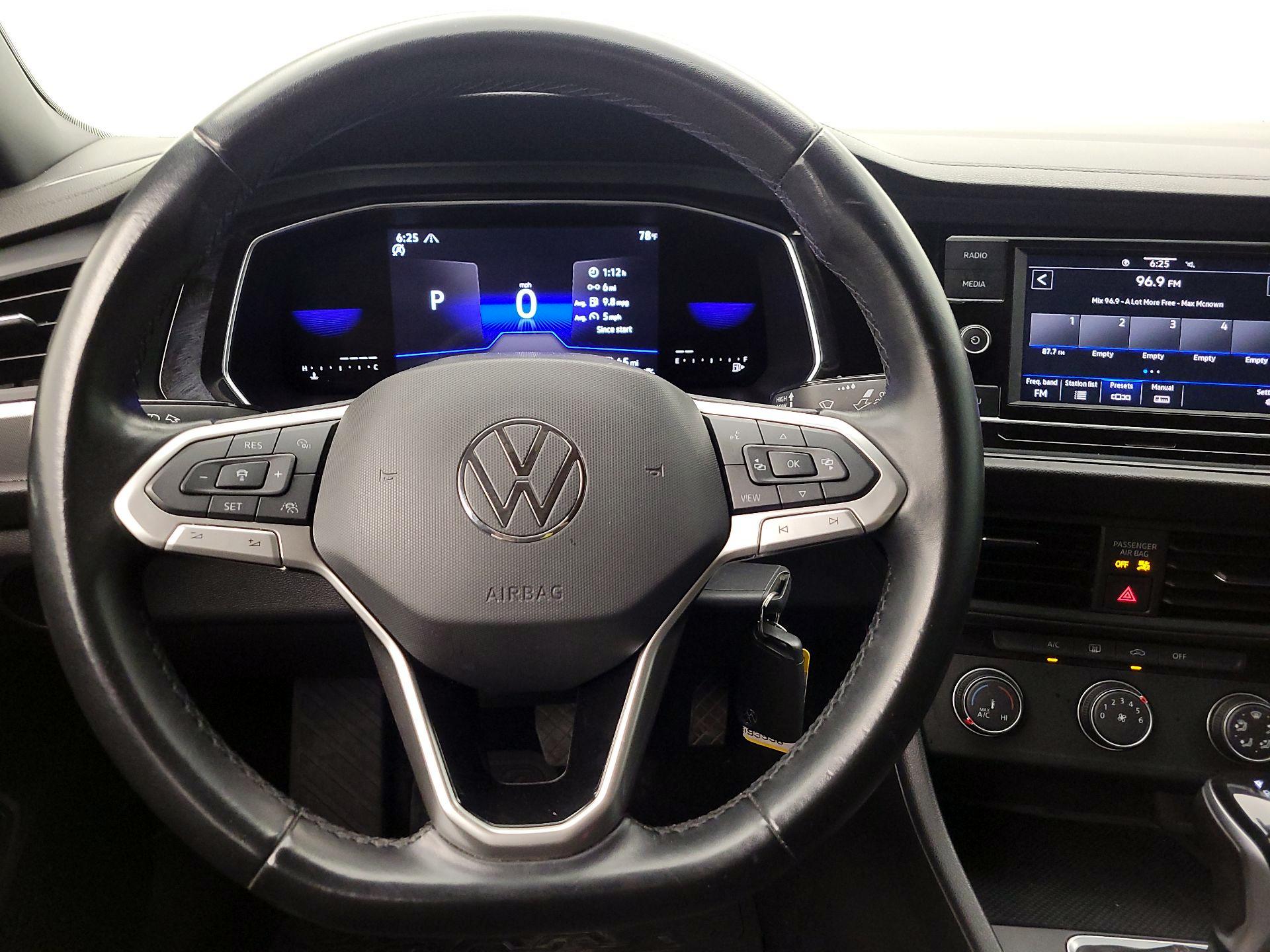 Thumbnail: 2022 Volkswagen Jetta - 10