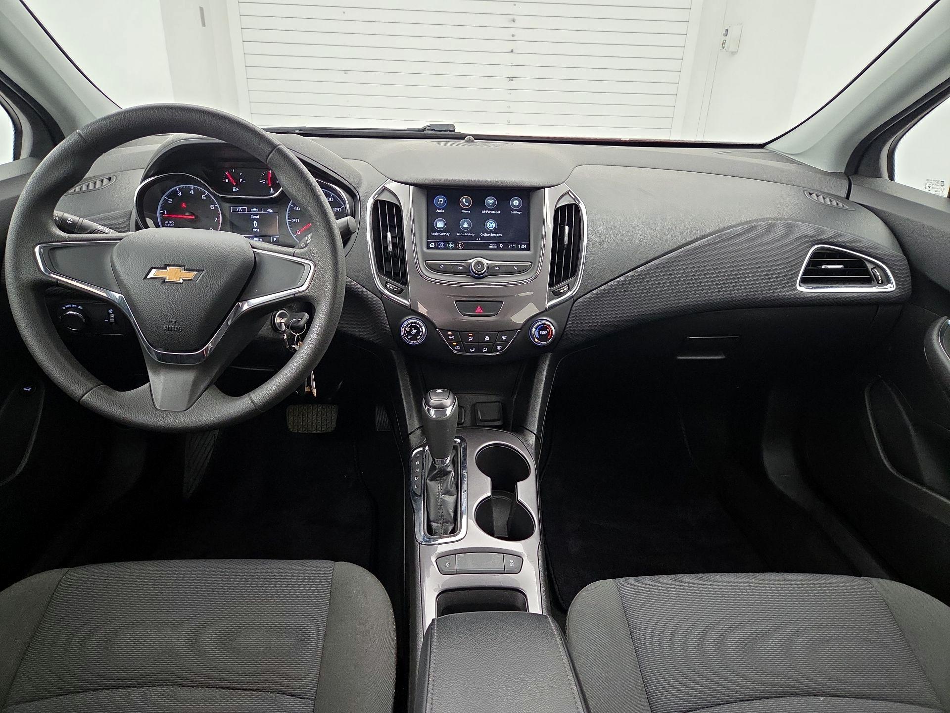 Thumbnail: 2019 Chevrolet Cruze - 9