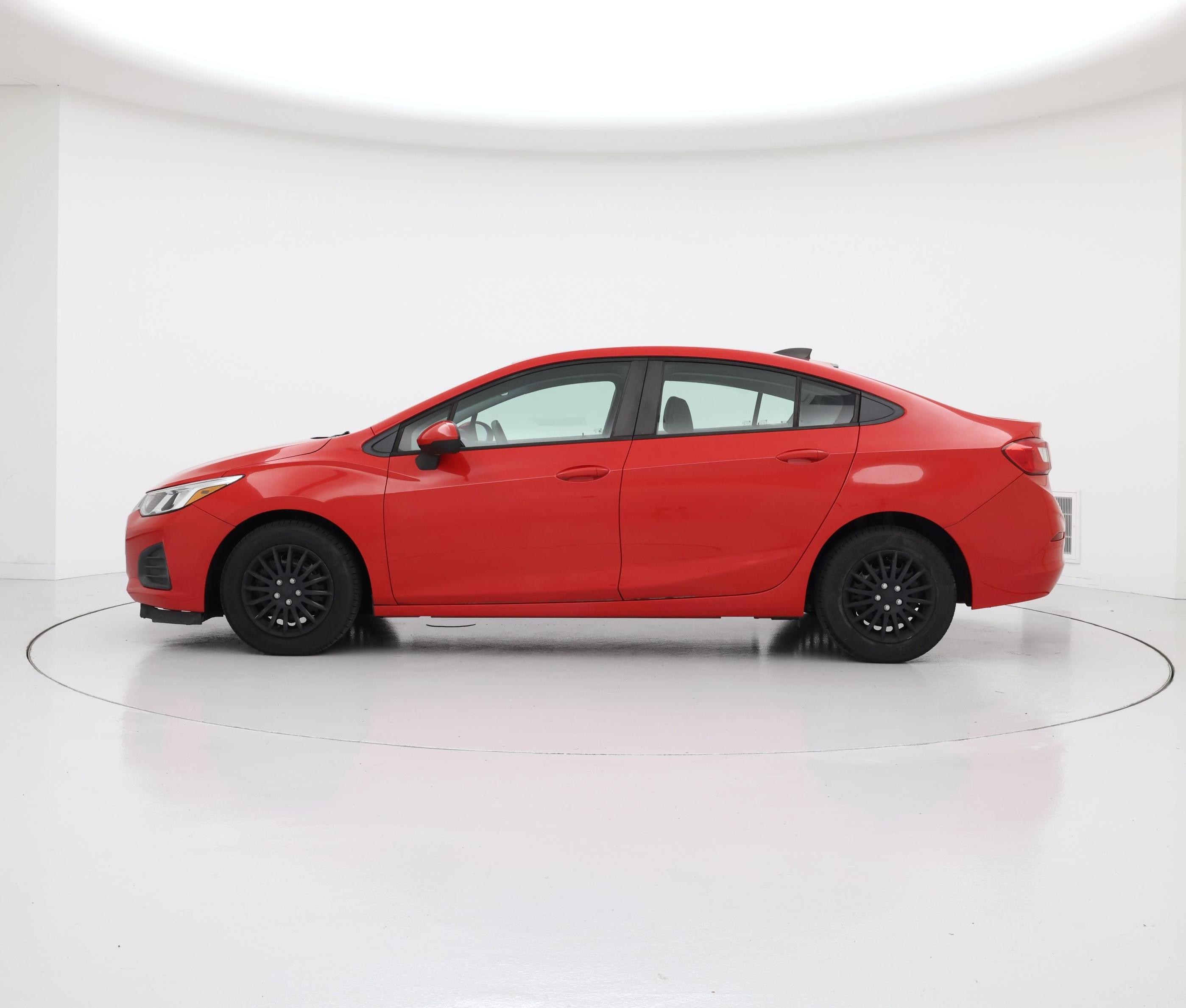 Thumbnail: 2019 Chevrolet Cruze - 3