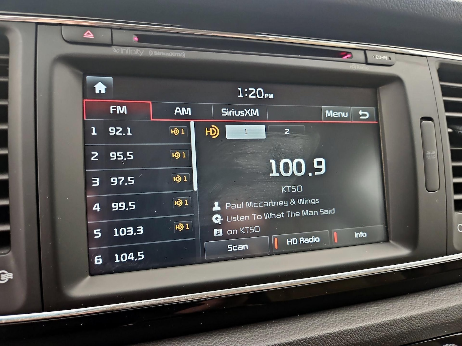 2016 Kia Sedona SX Limited - Photo 17