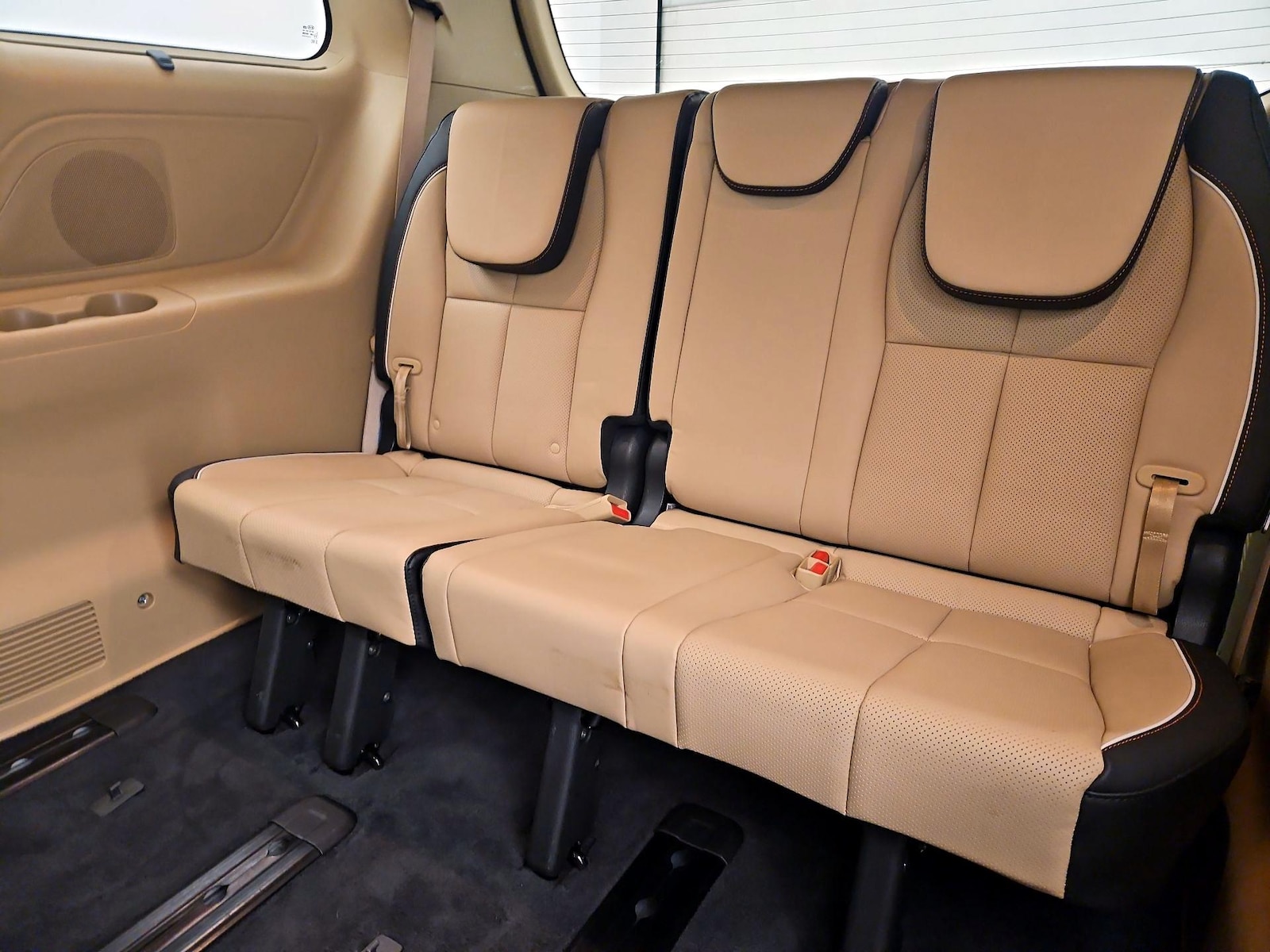 2016 Kia Sedona SX Limited - Photo 23