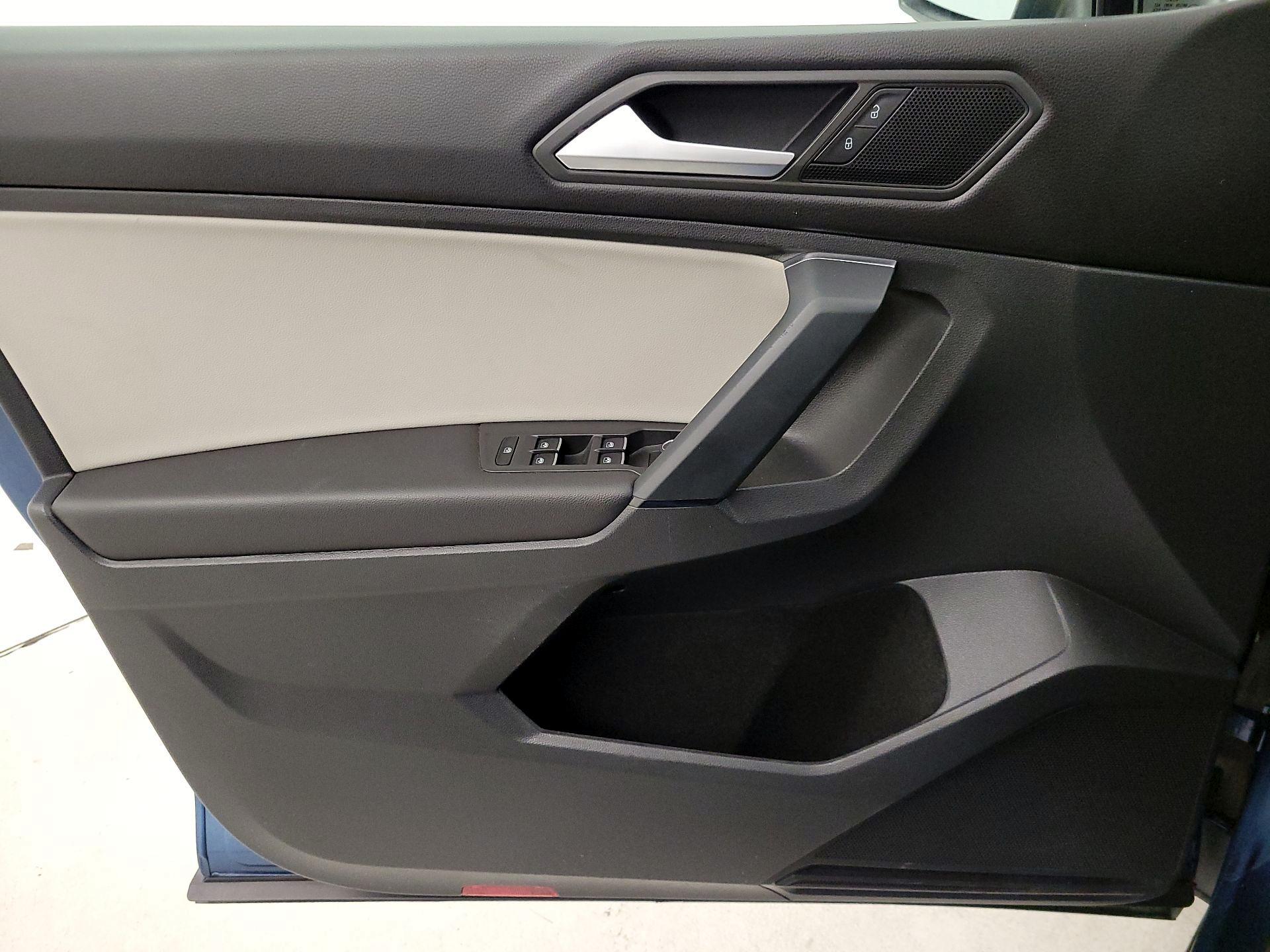 Thumbnail: 2019 Volkswagen Tiguan - 12